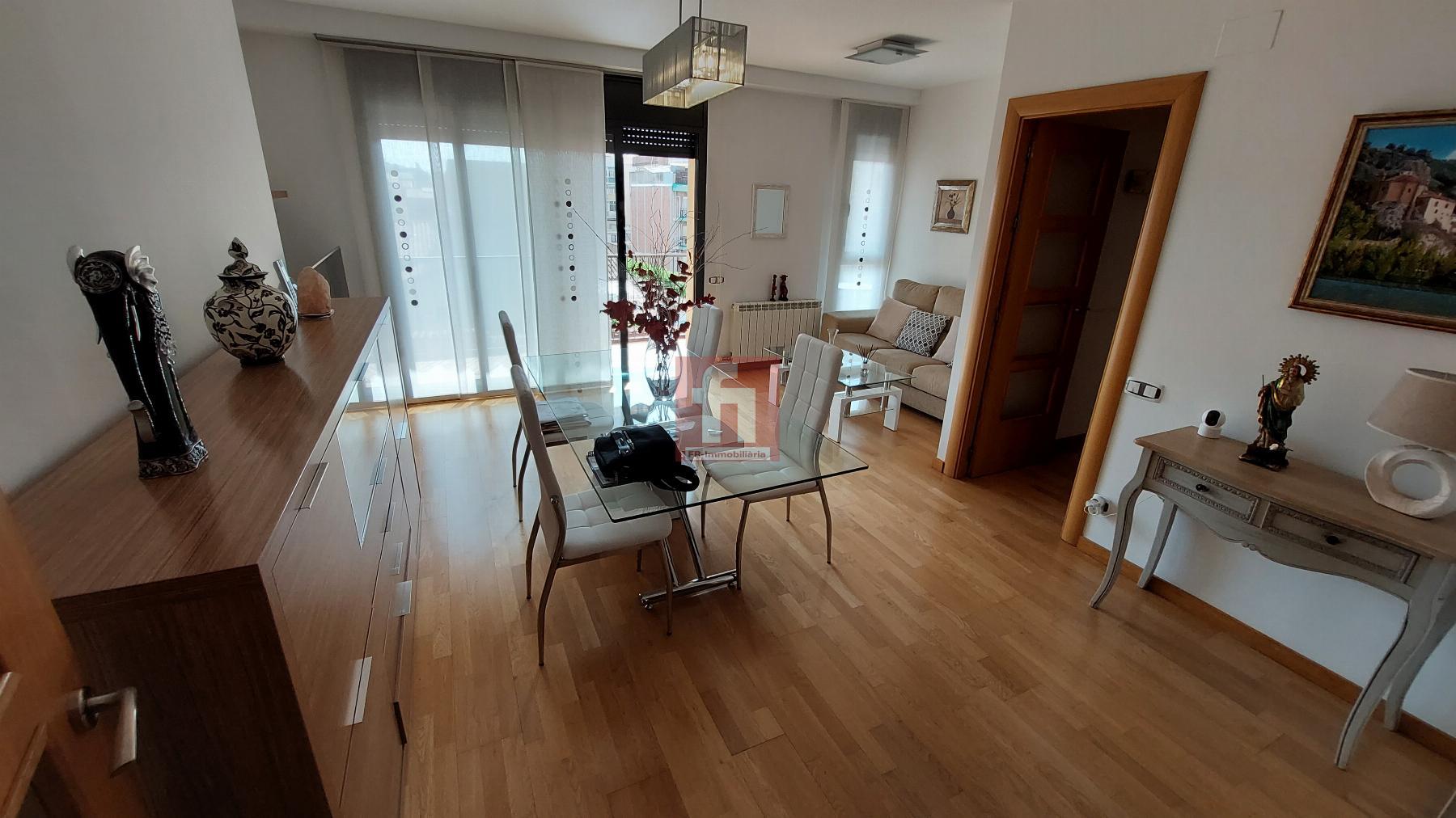 For sale of penthouse in Sabadell