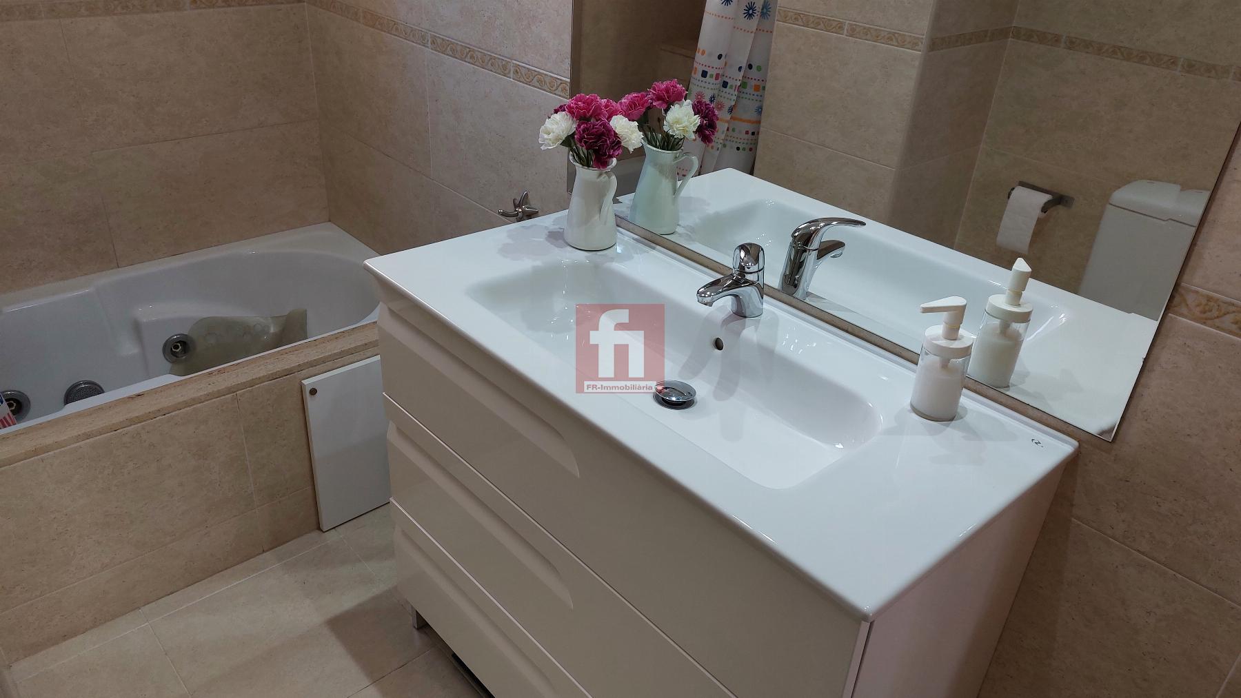 For sale of penthouse in Sabadell