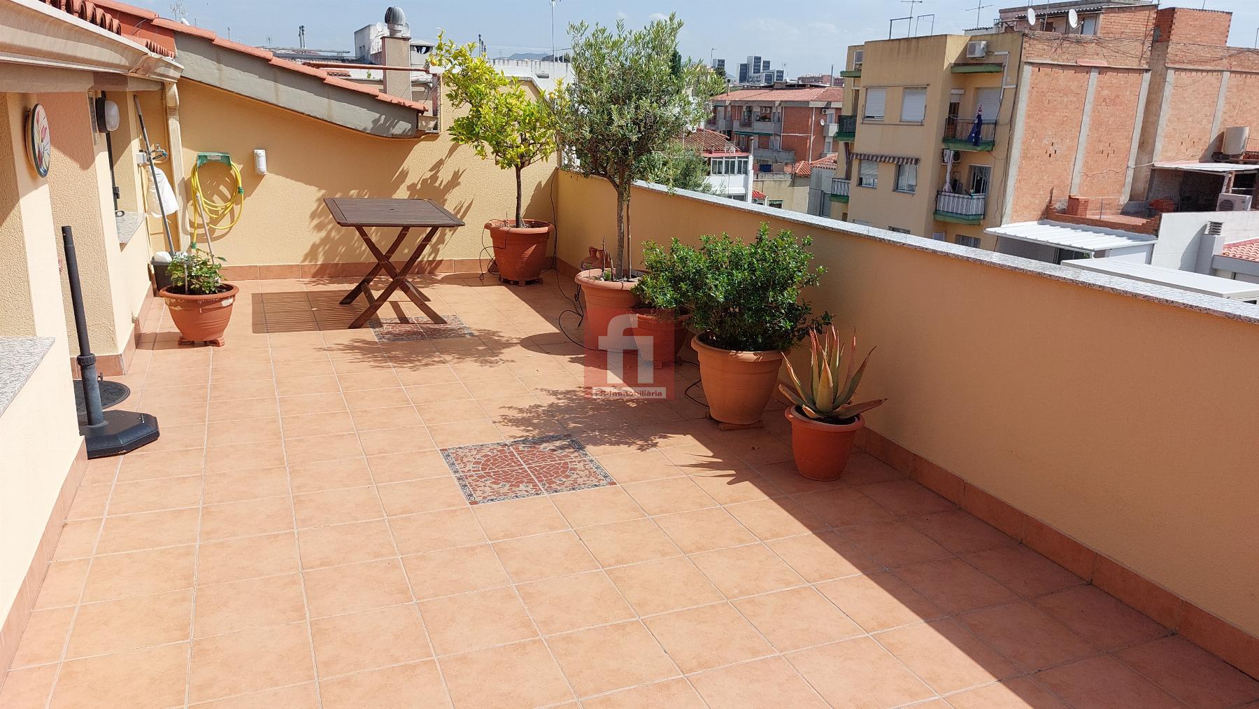 For sale of penthouse in Sabadell