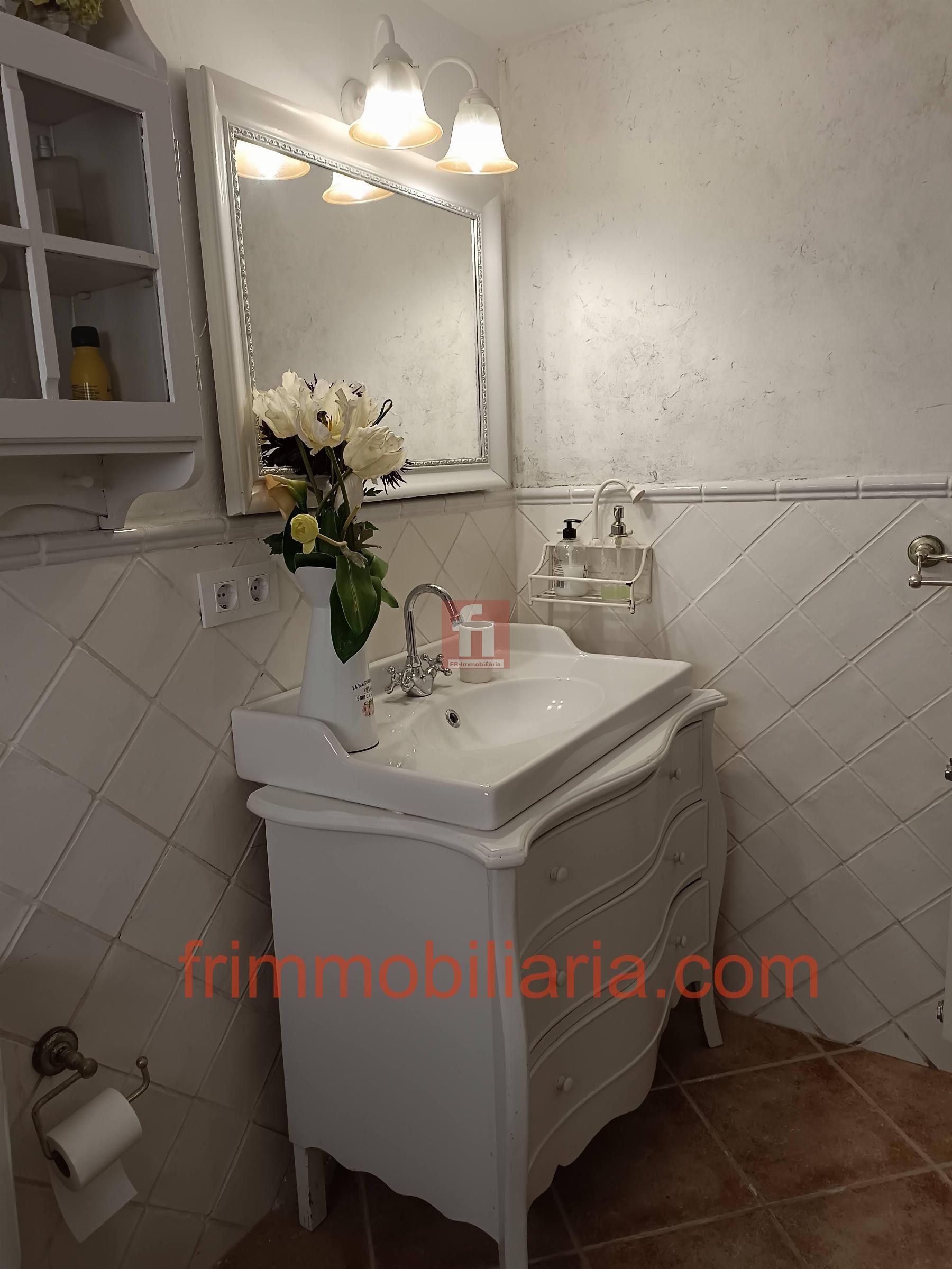 For rent of ground floor in La Torre de Claramunt