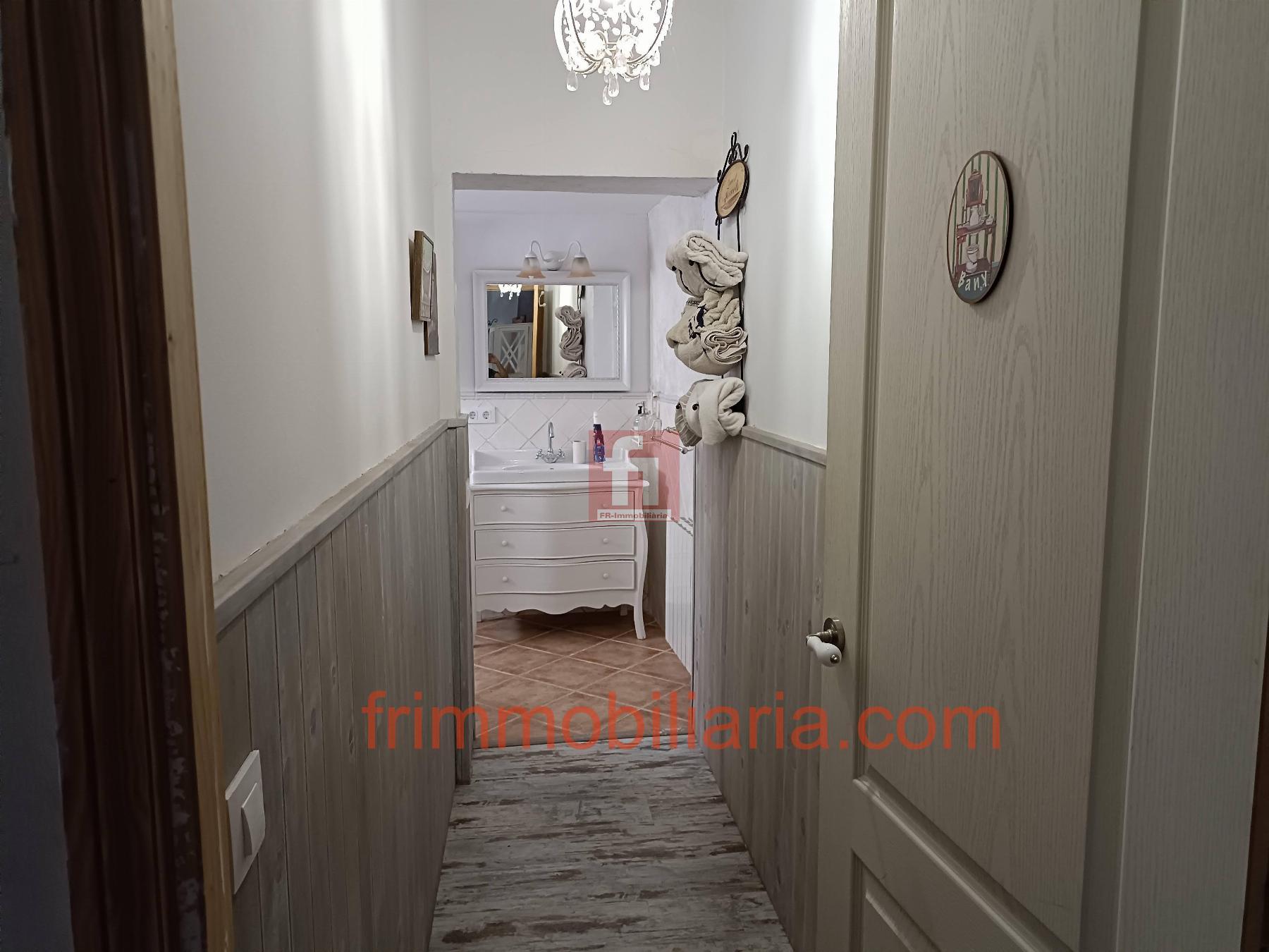 For rent of ground floor in La Torre de Claramunt
