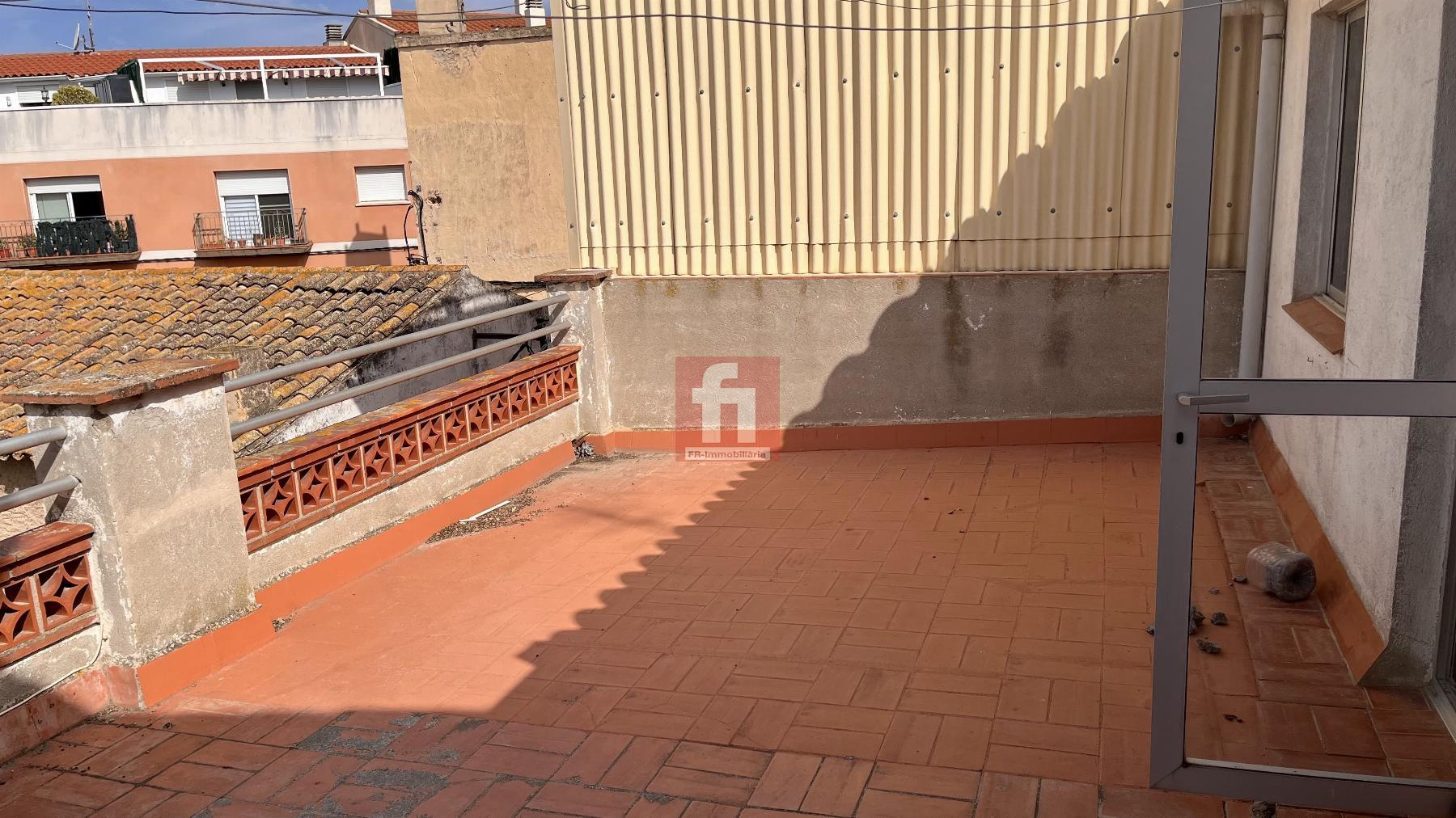 For sale of house in Arboç l