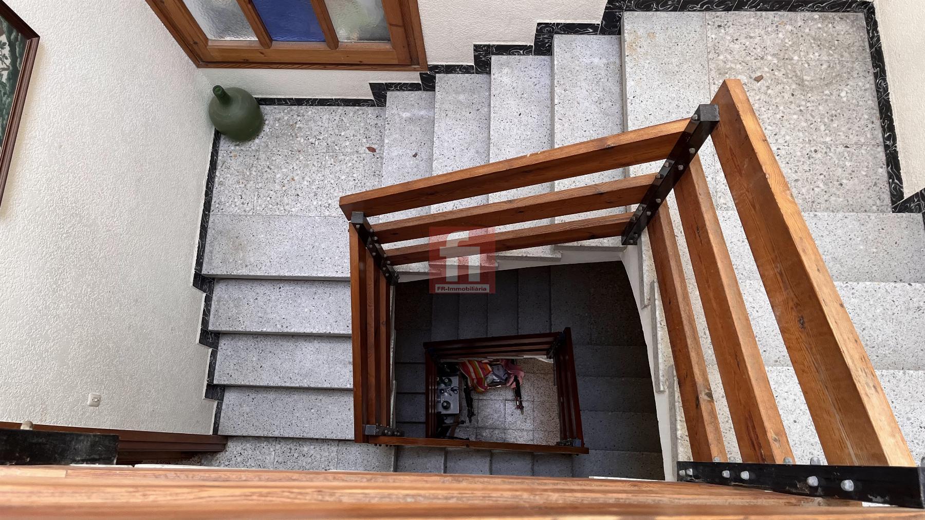 For sale of house in Arboç l