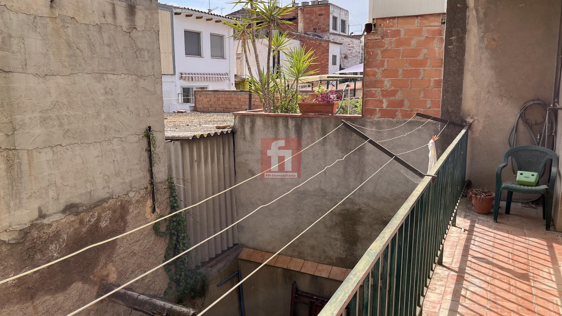 For sale of house in Arboç l