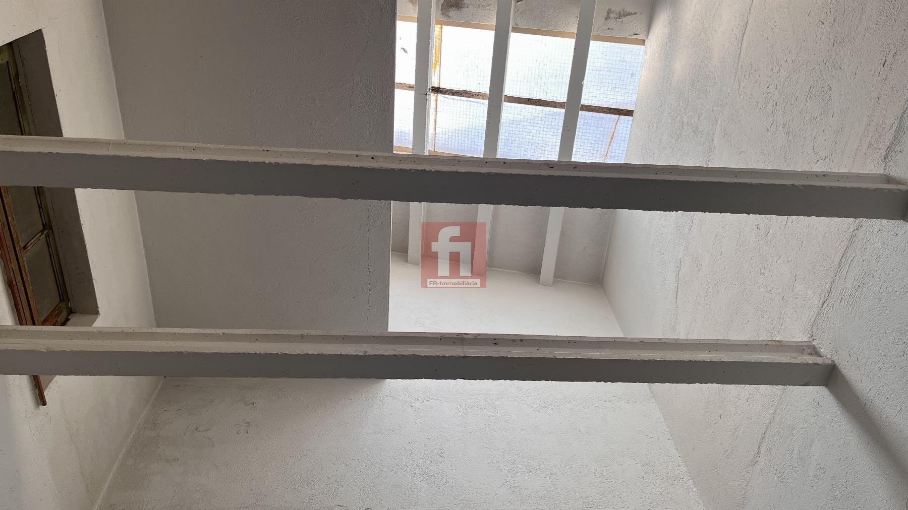 For sale of house in Arboç l