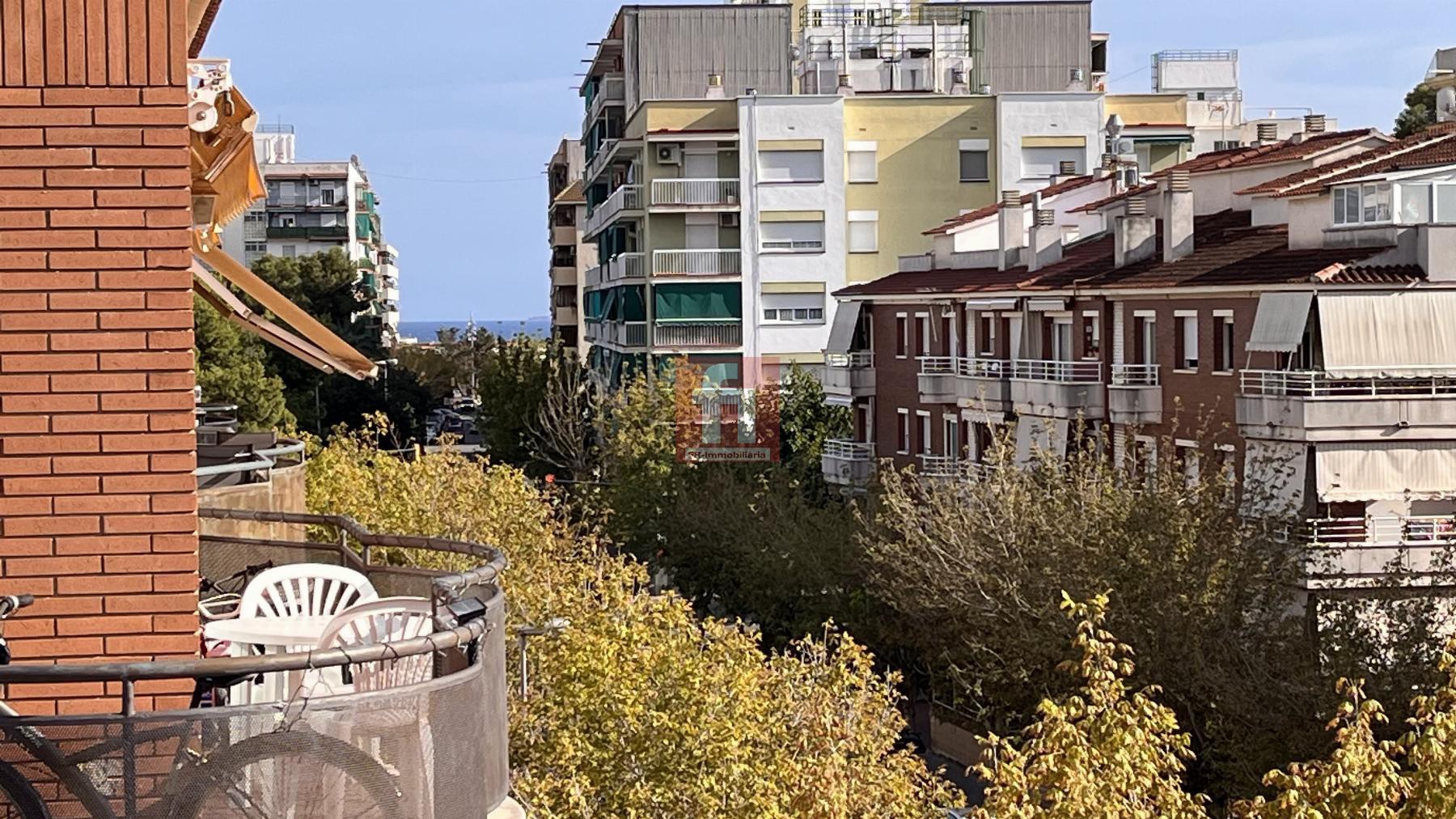 For sale of flat in Vilanova i la Geltrú