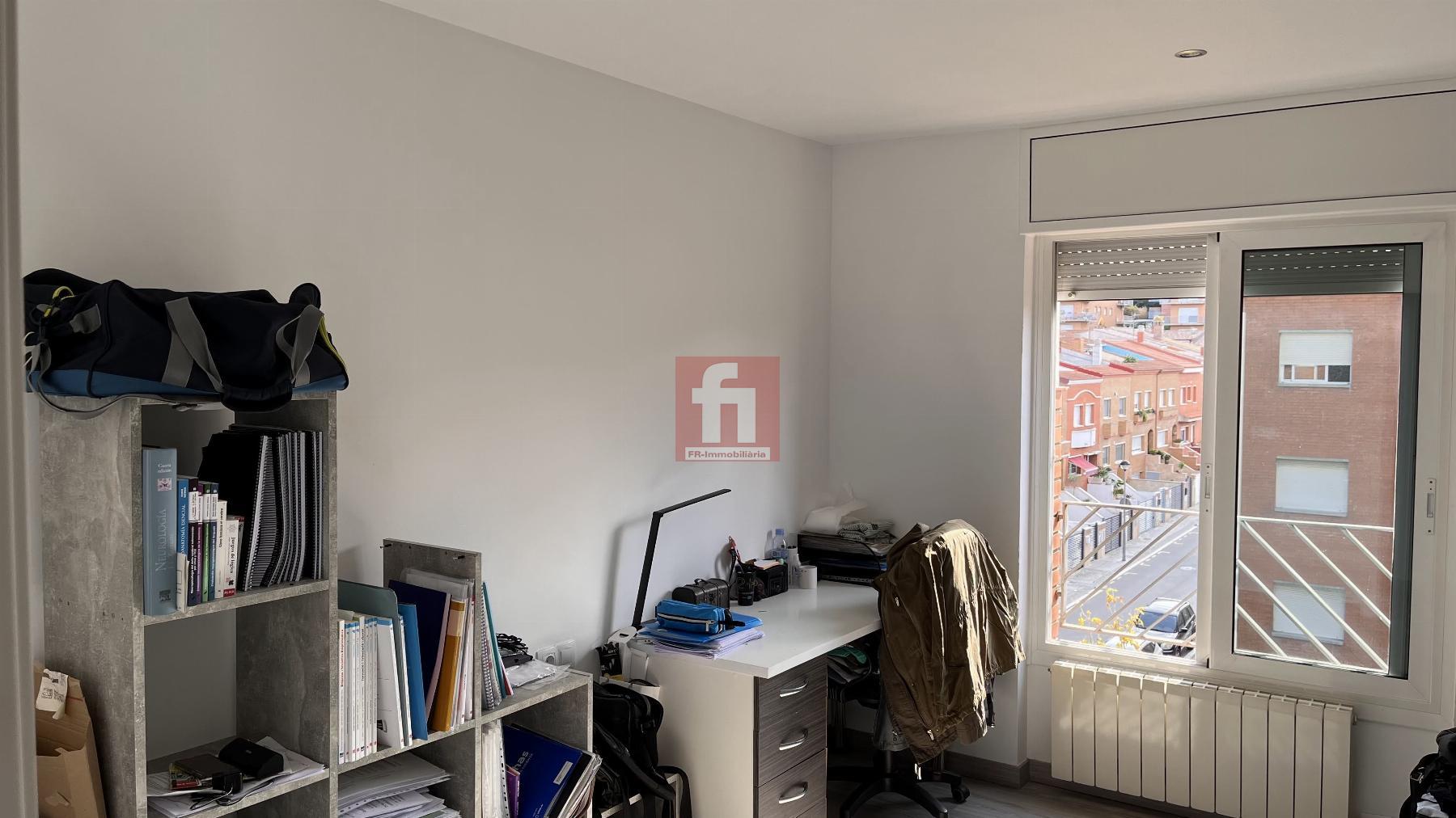For sale of flat in Vilanova i la Geltrú