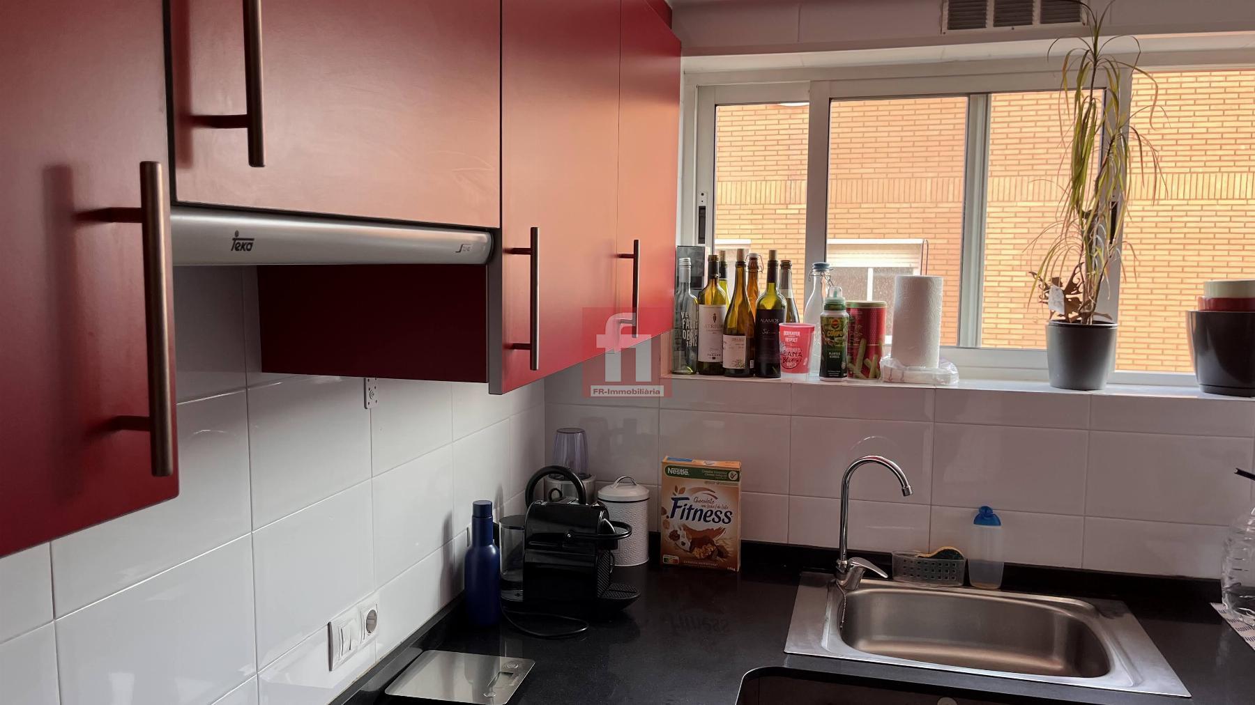 For sale of flat in Vilanova i la Geltrú