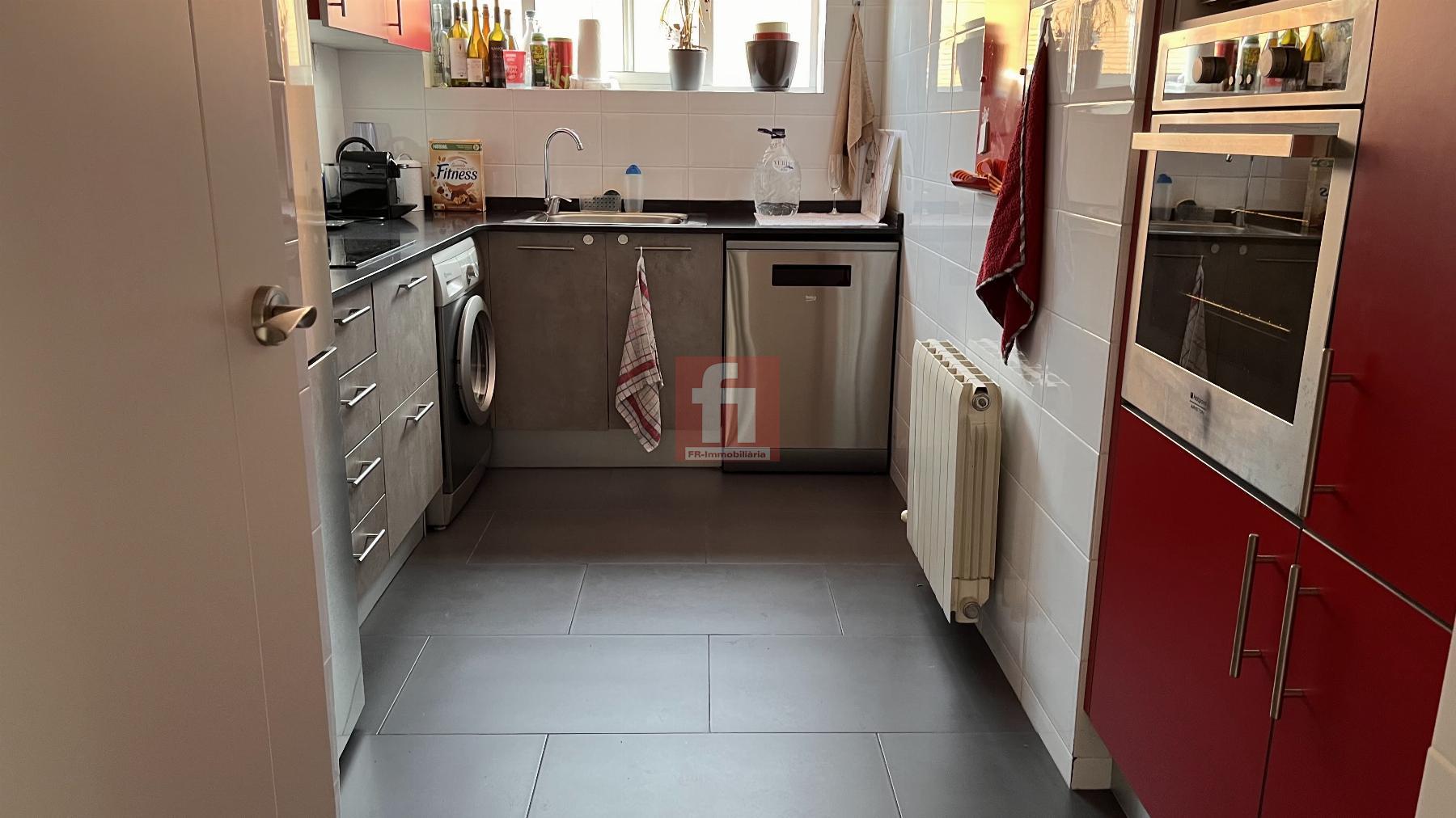 For sale of flat in Vilanova i la Geltrú