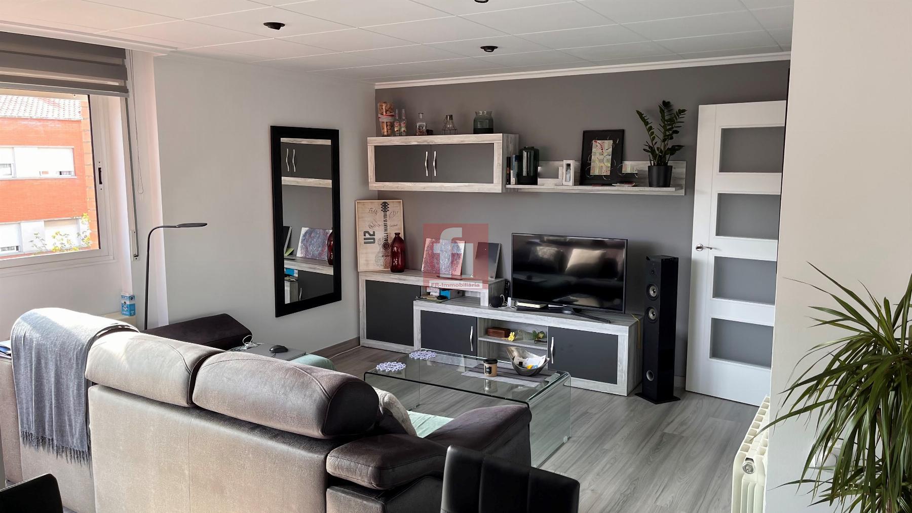 For sale of flat in Vilanova i la Geltrú