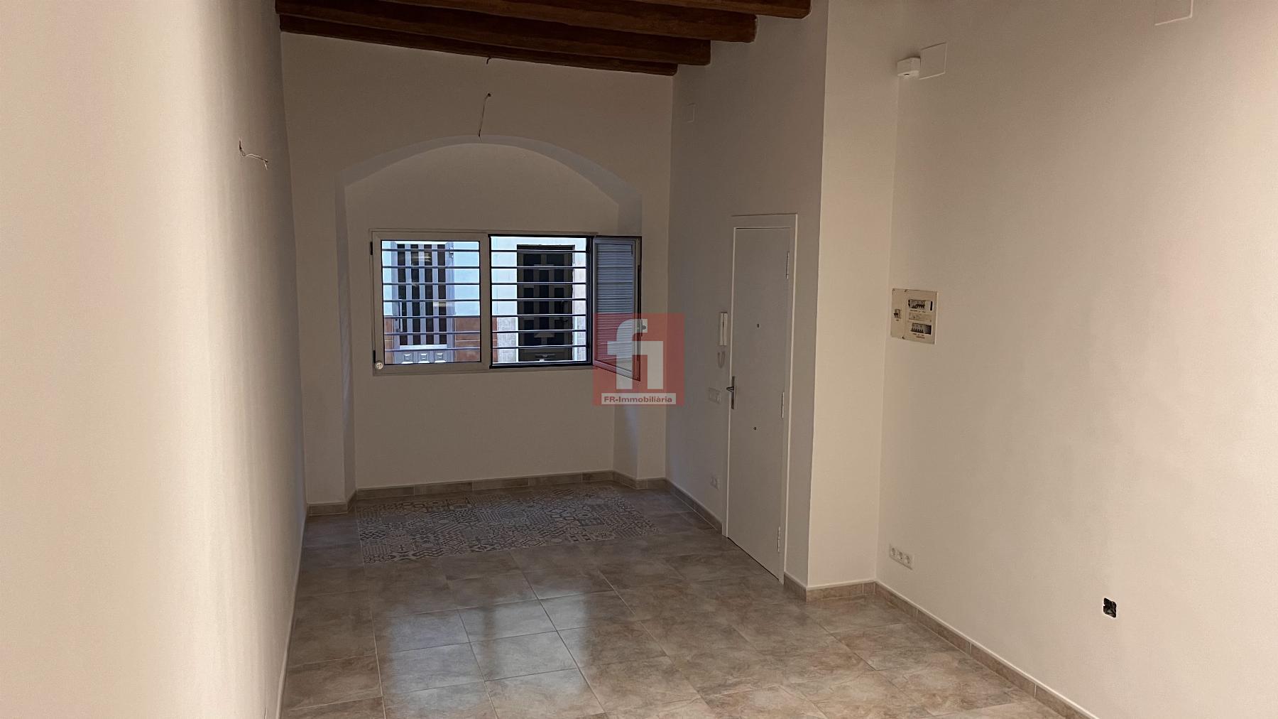 For sale of flat in Vilanova i la Geltrú