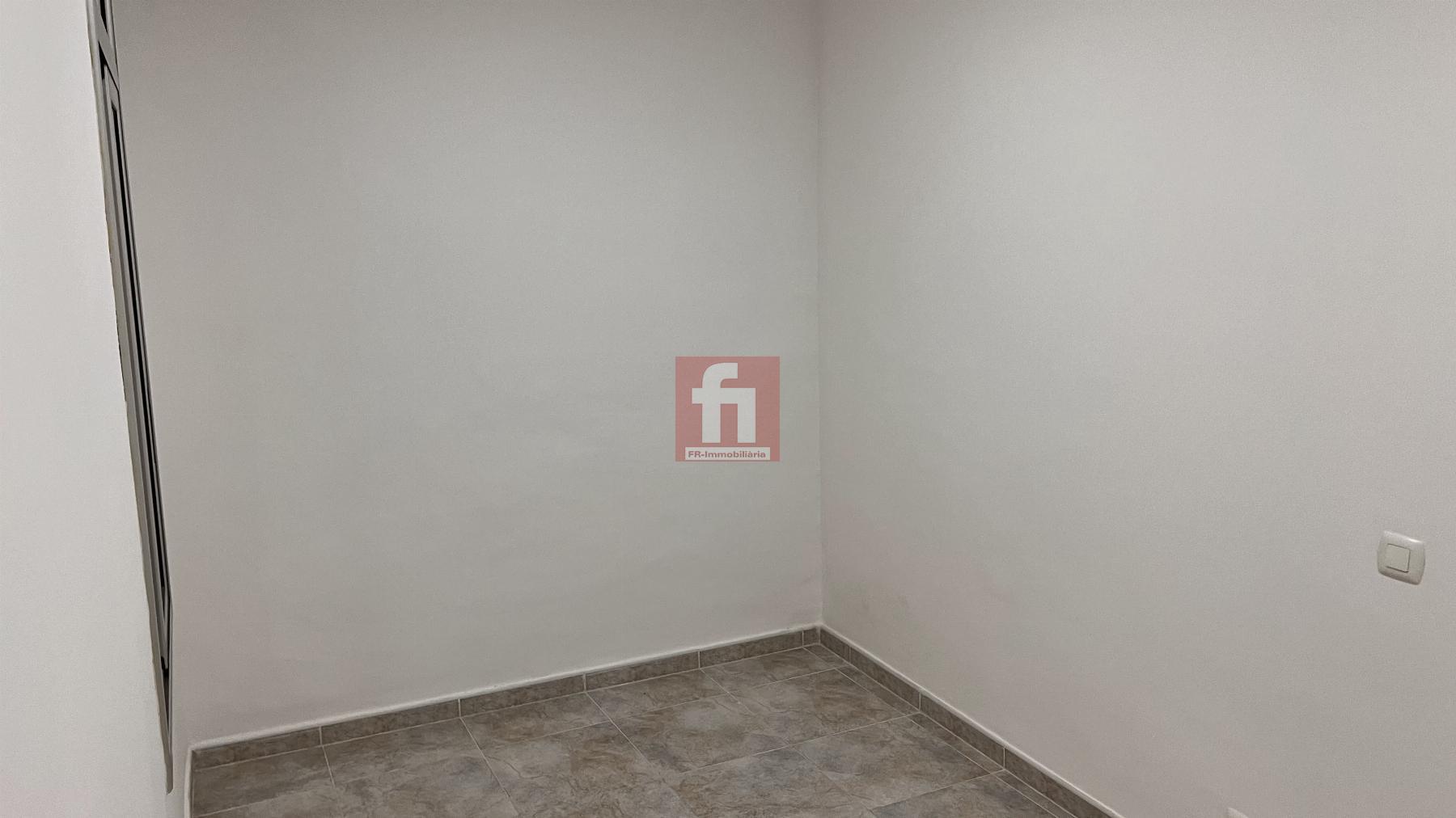 For sale of flat in Vilanova i la Geltrú