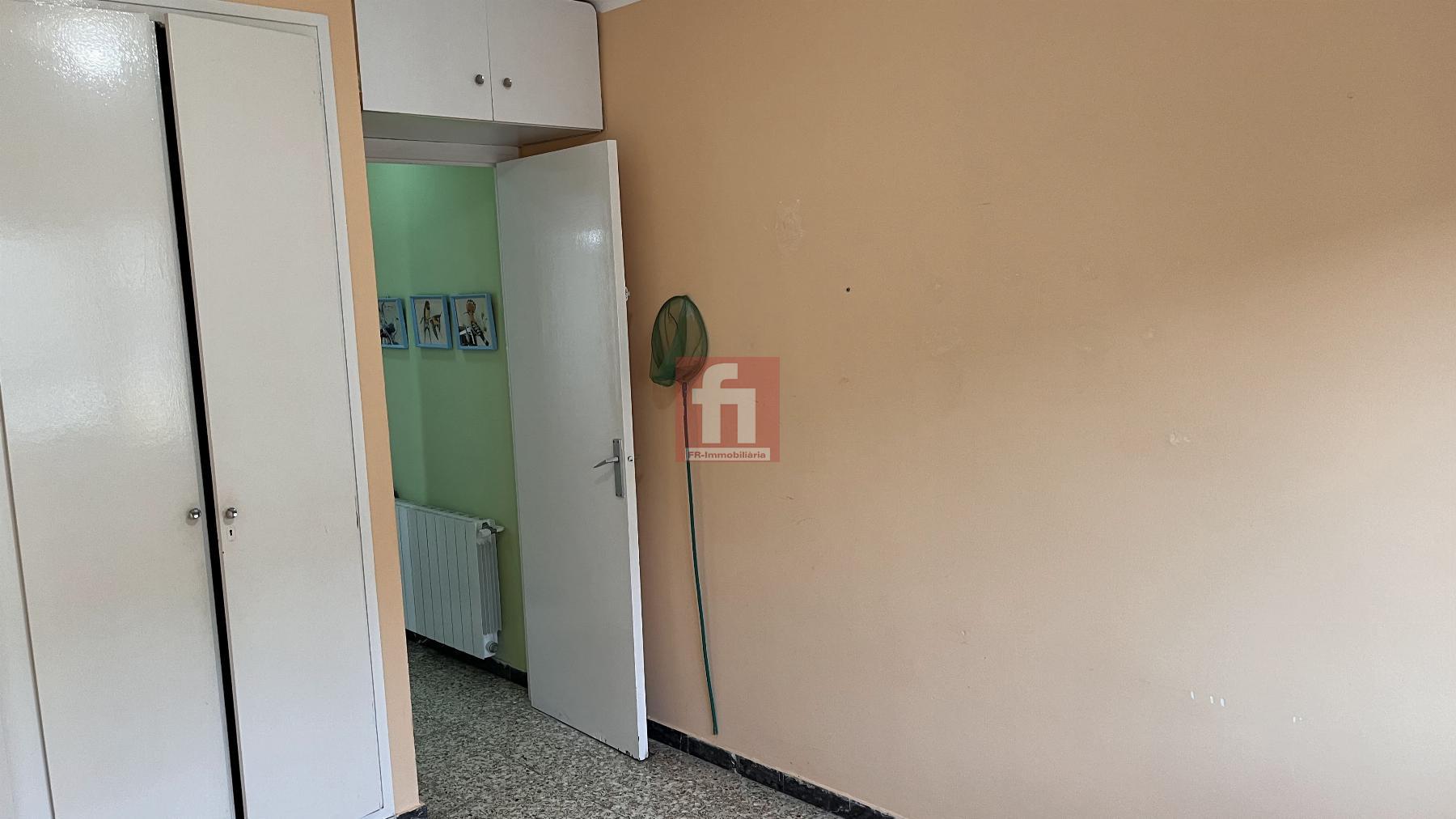 For sale of flat in Cunit