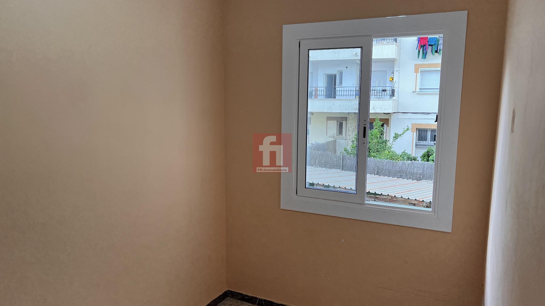 For sale of flat in Cunit