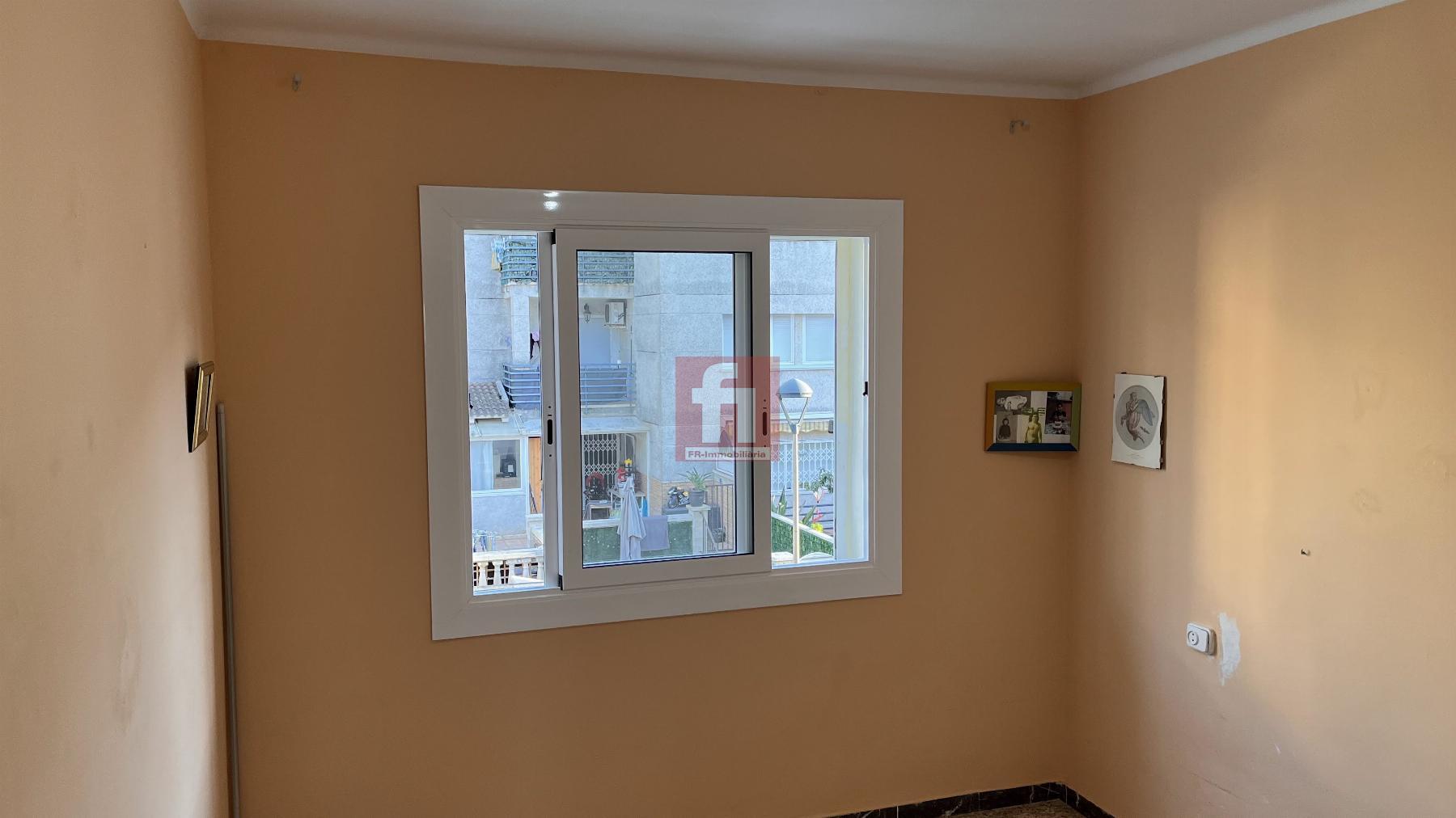 For sale of flat in Cunit