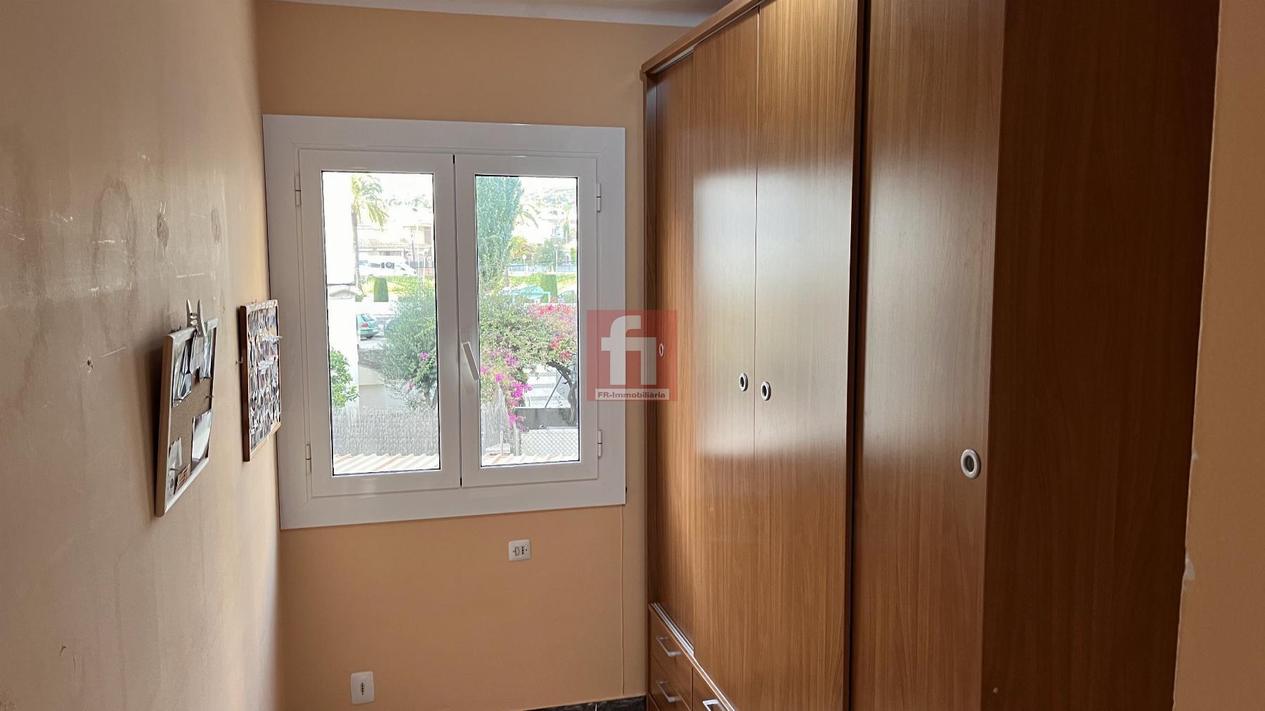 For sale of flat in Cunit