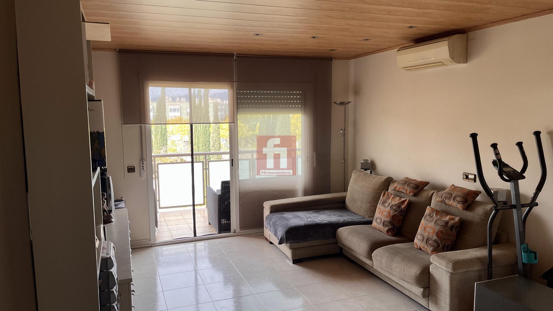 For sale of flat in Arboç l