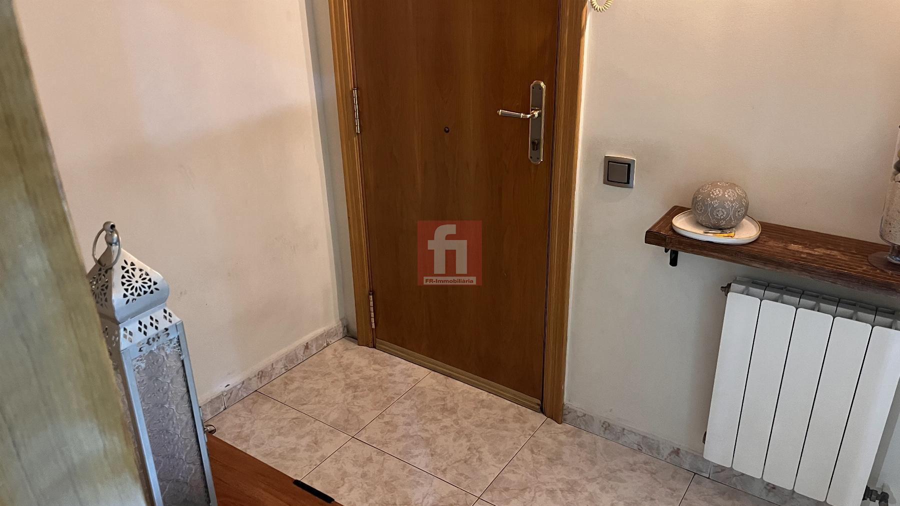 For sale of flat in Santa Coloma de Gramanet