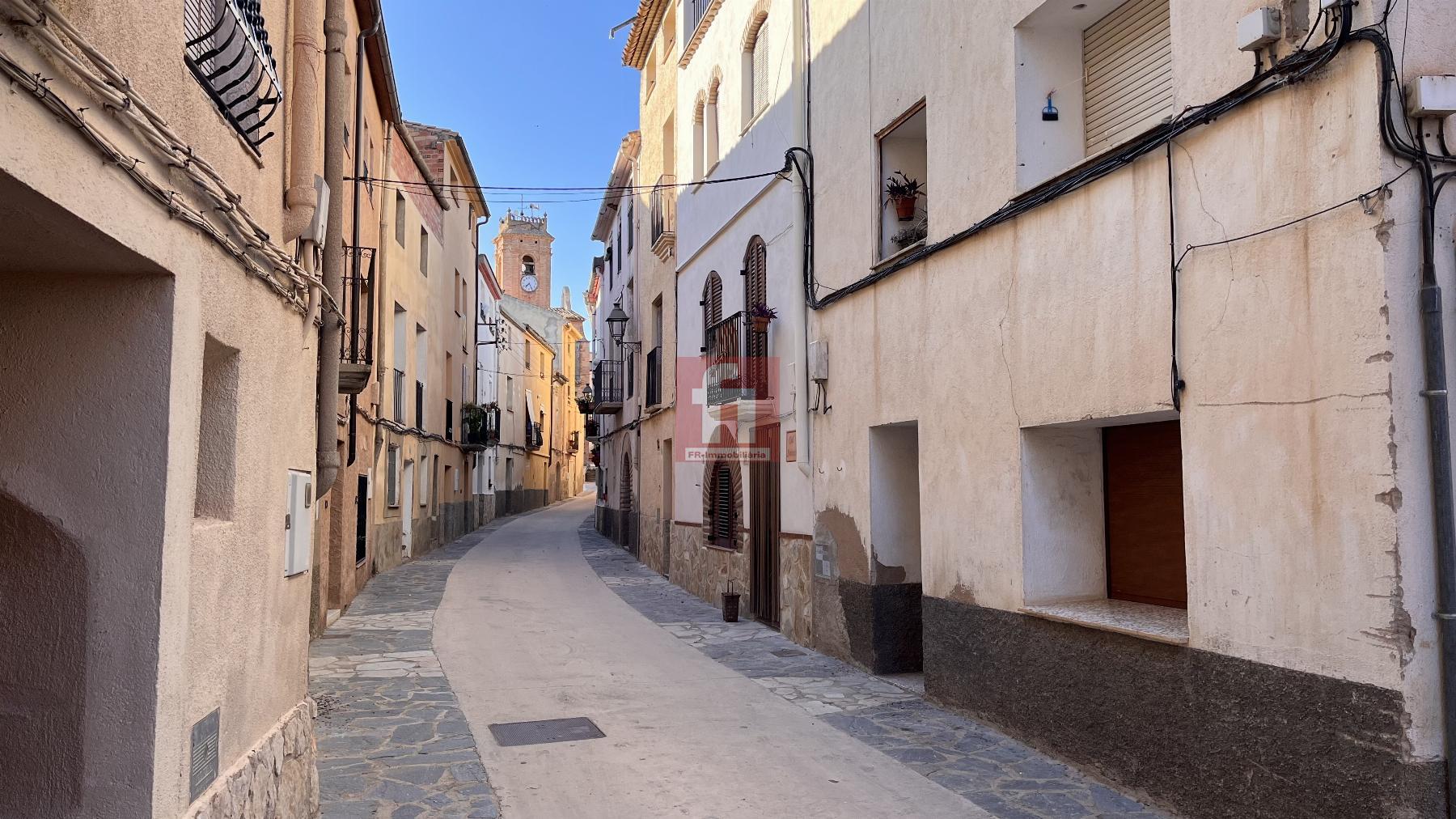 For sale of house in Falset