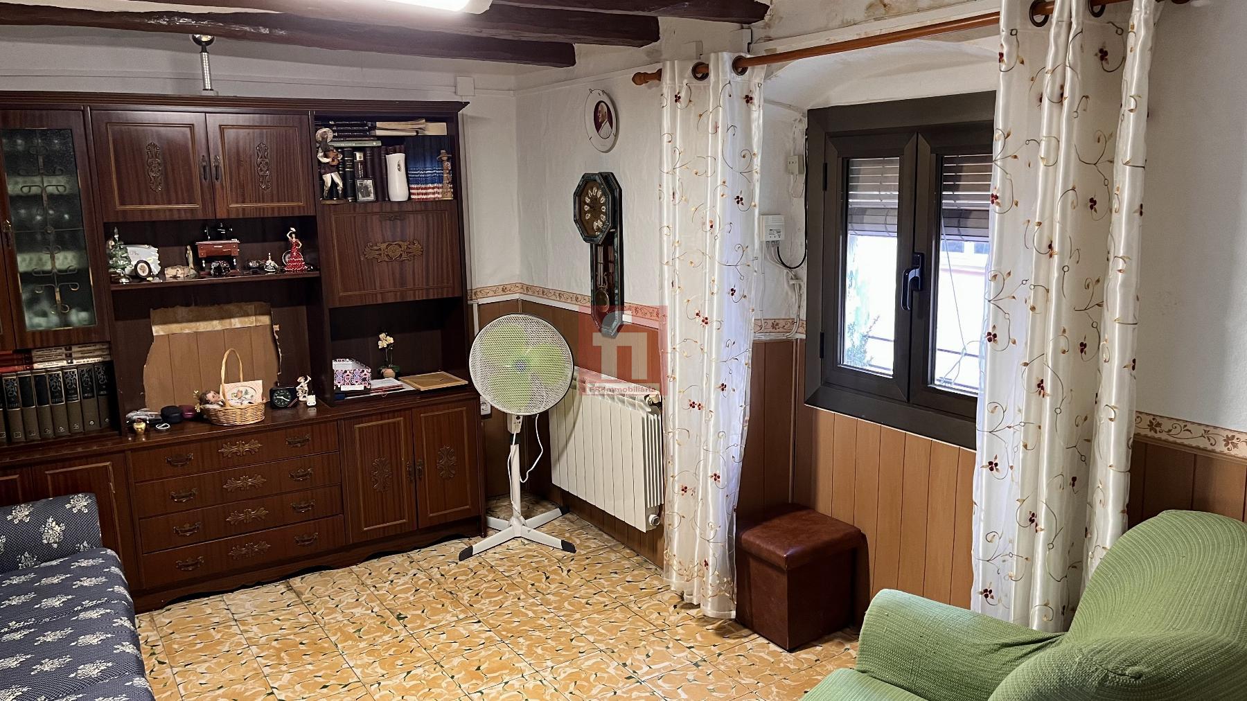 For sale of house in Falset