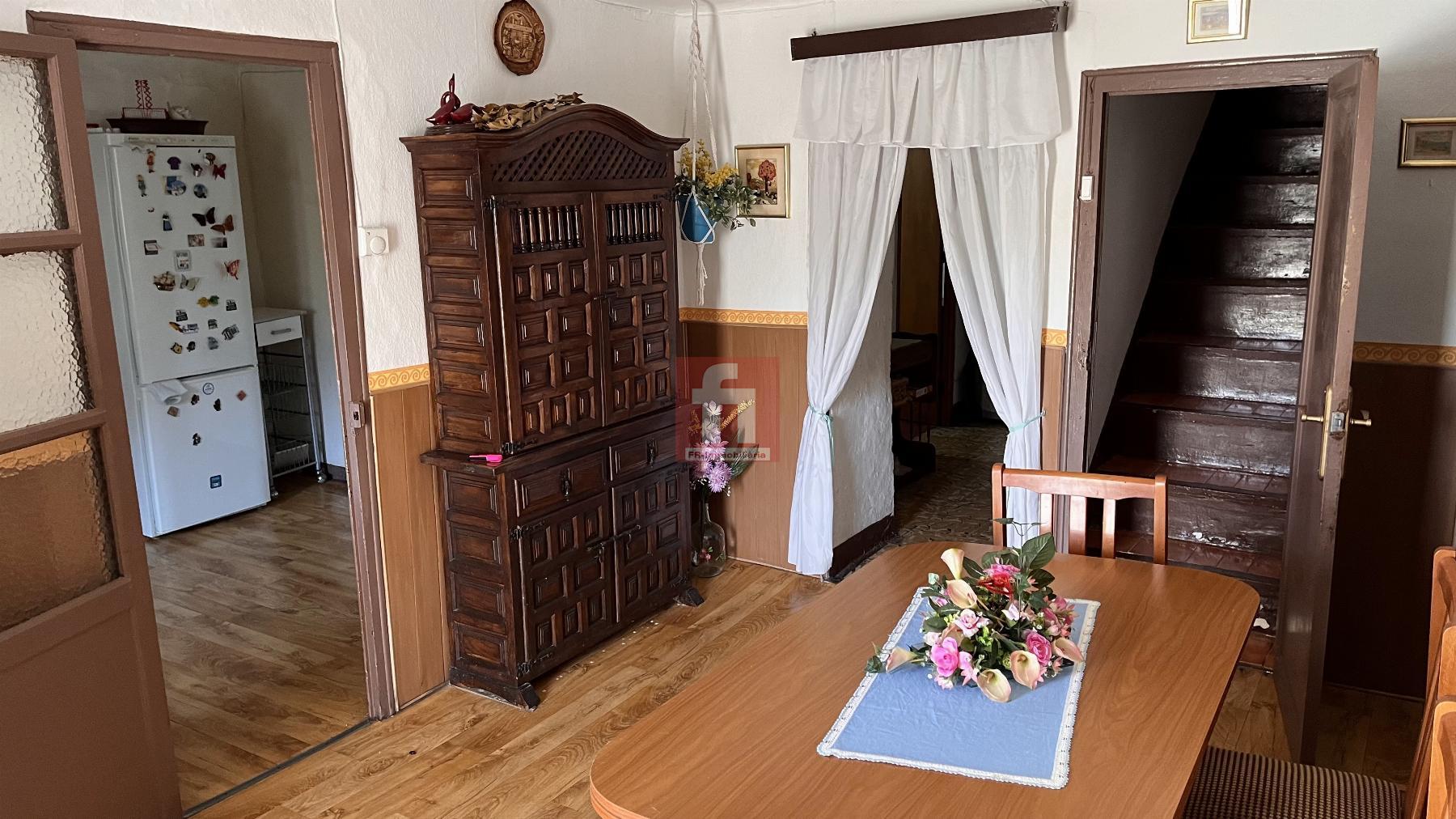For sale of house in Falset