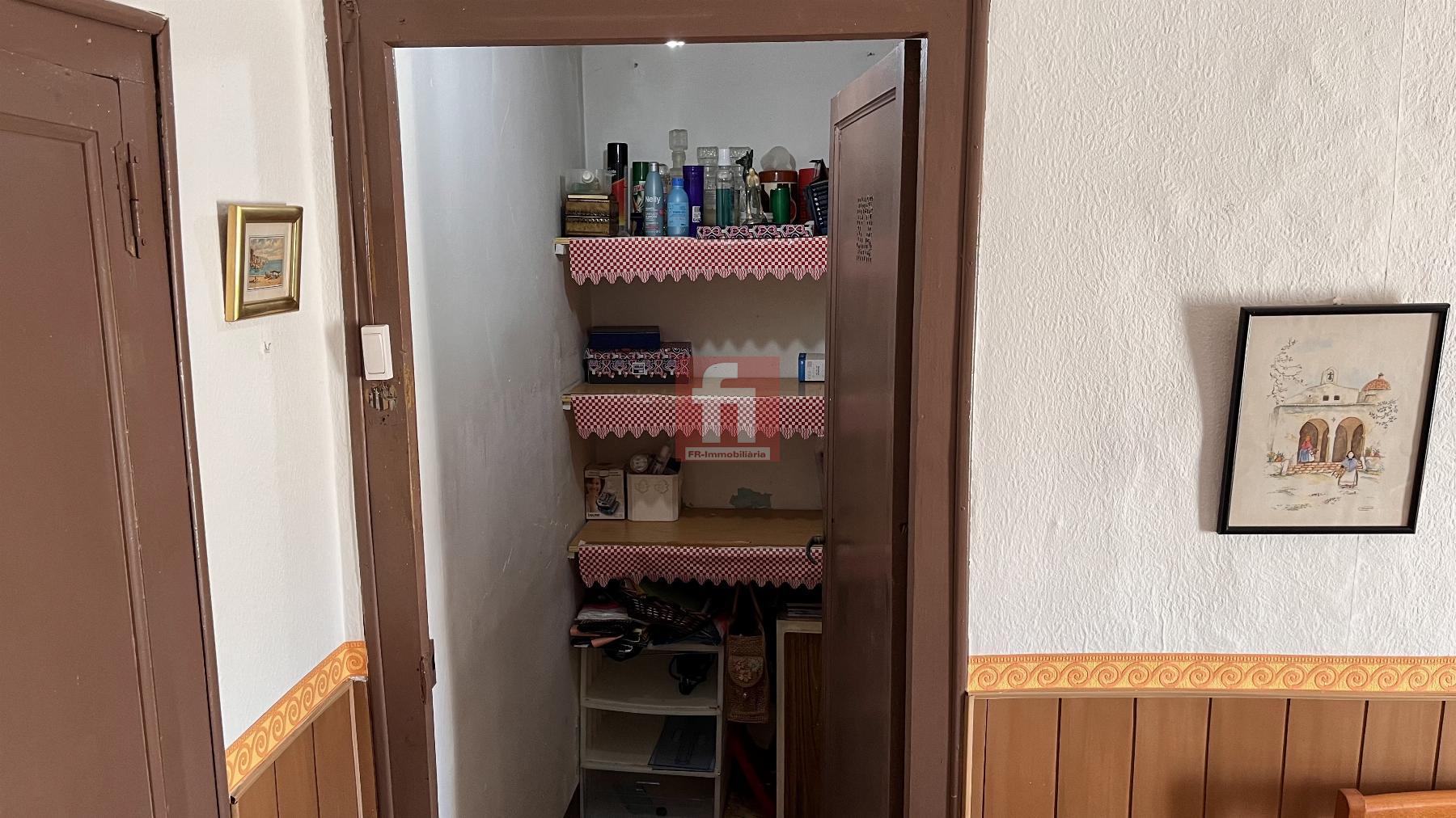 For sale of house in Falset