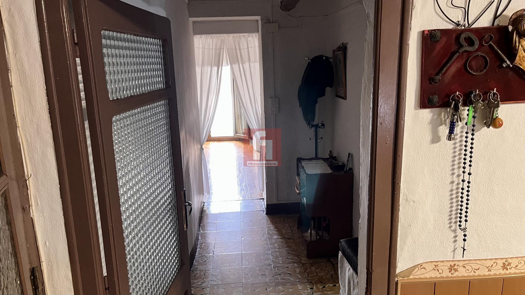 For sale of house in Falset