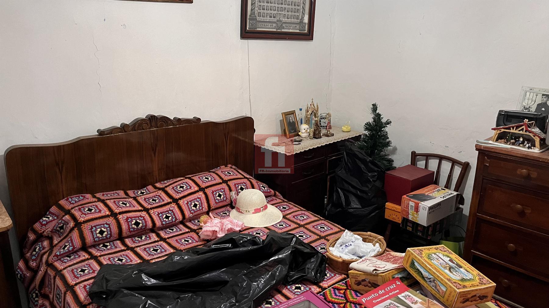For sale of house in Falset