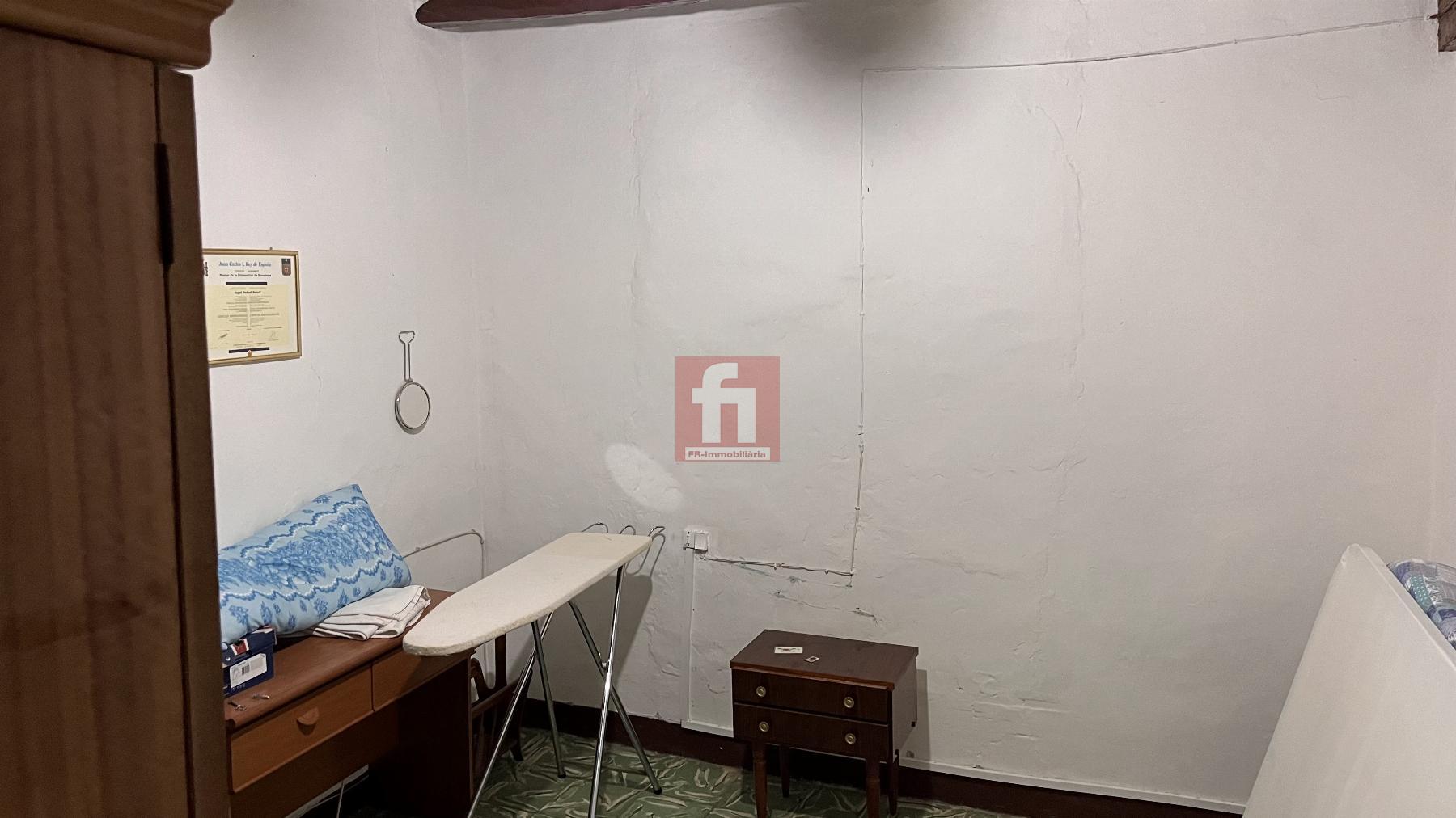 For sale of house in Falset