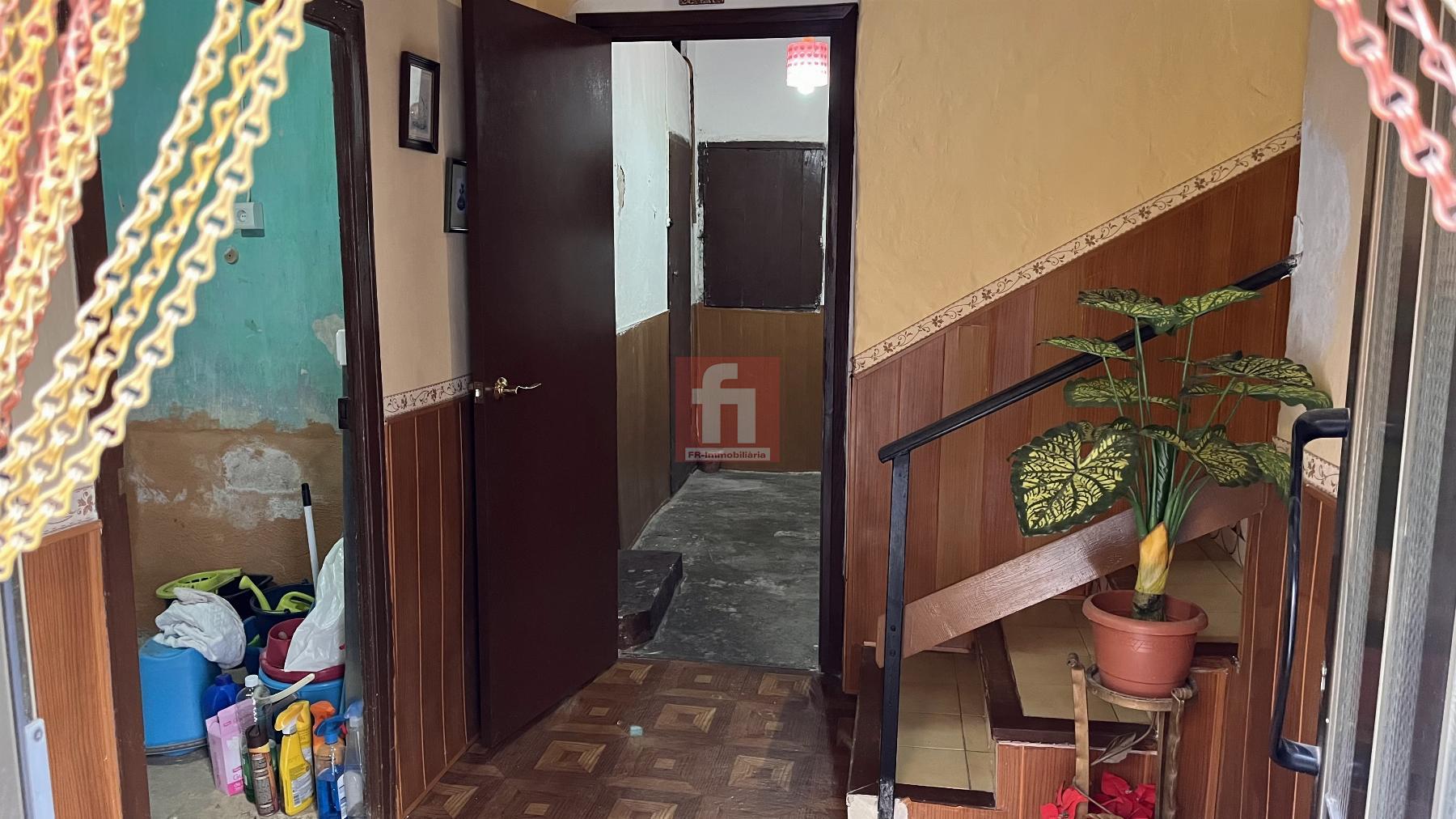 For sale of house in Falset