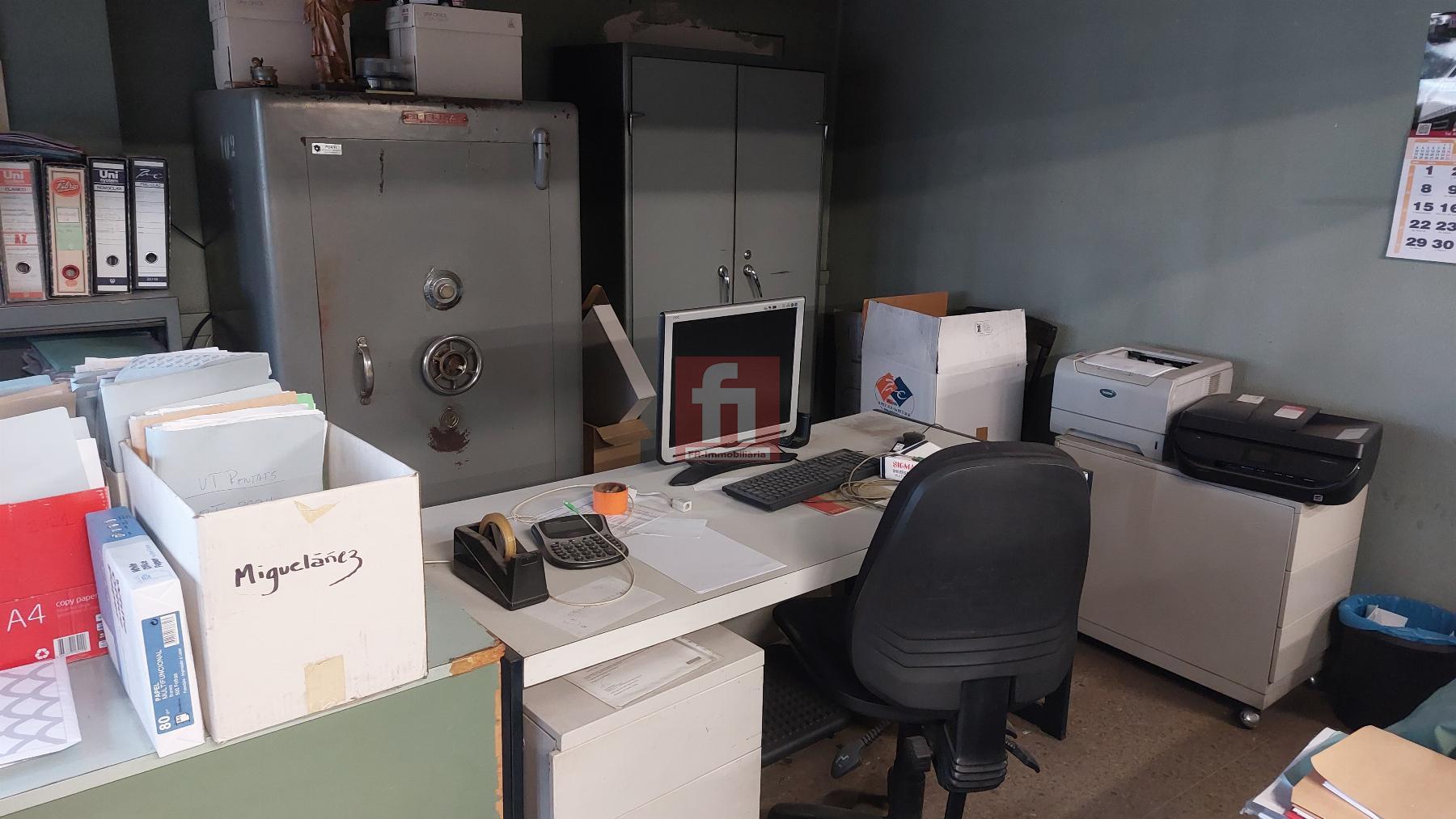 For rent of office in Sabadell