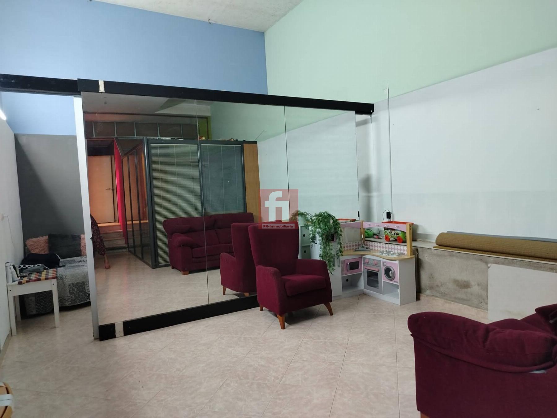 For rent of commercial in Arboç l