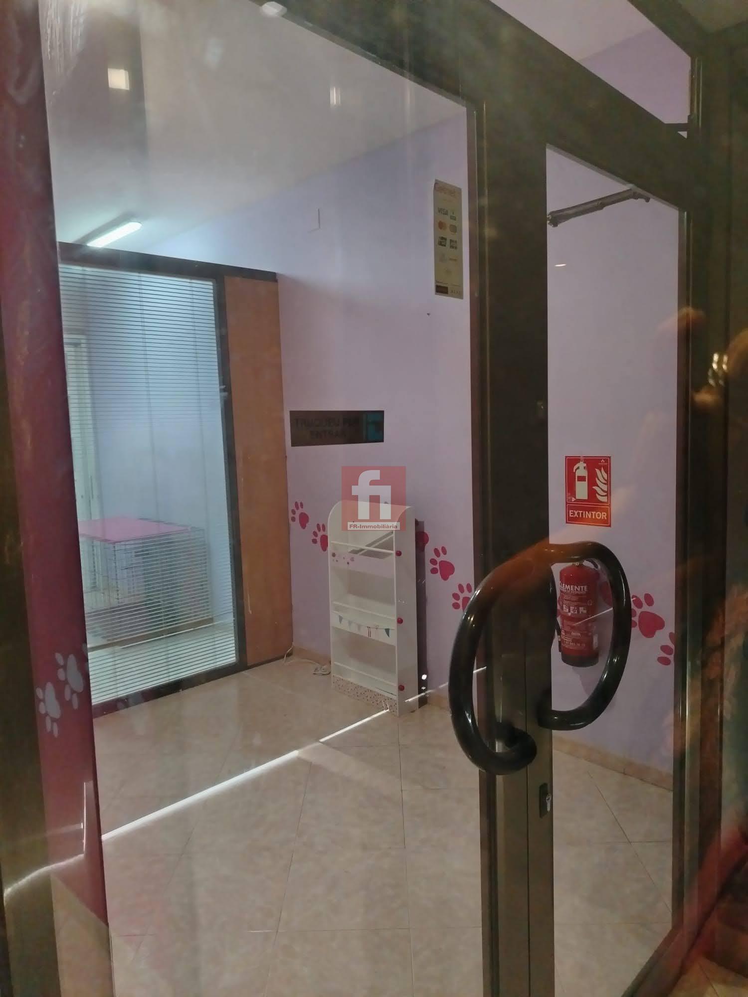 For rent of commercial in Arboç l