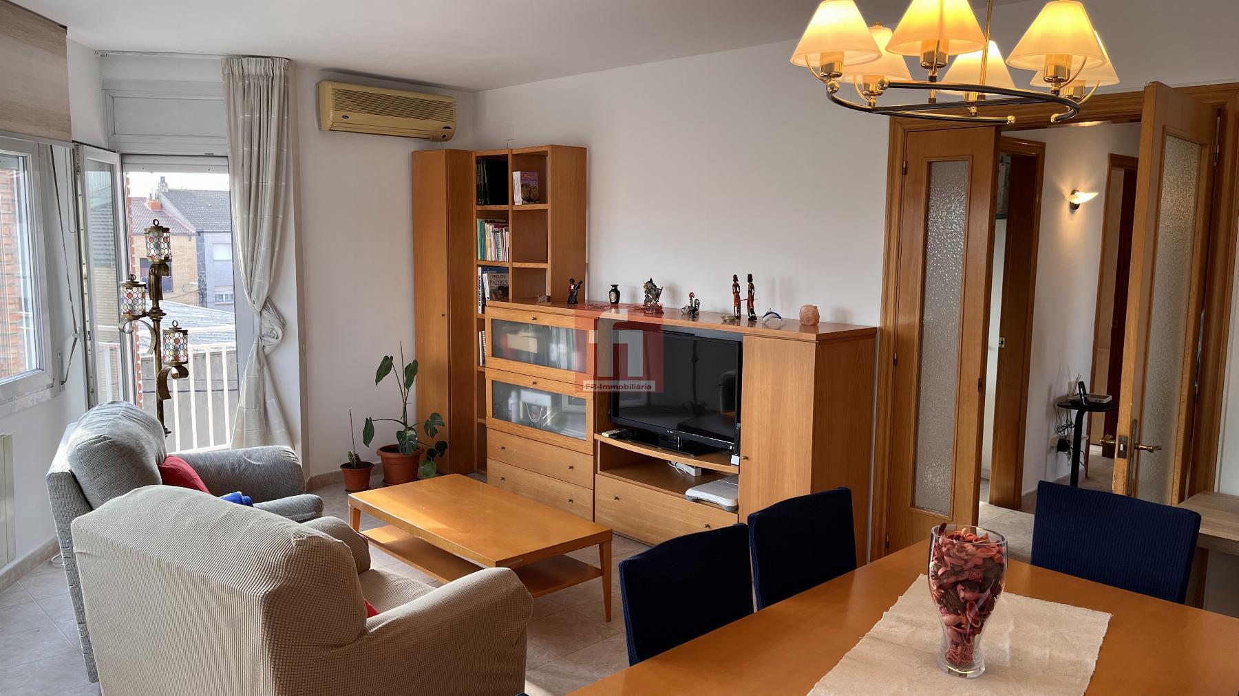 For sale of flat in Òdena