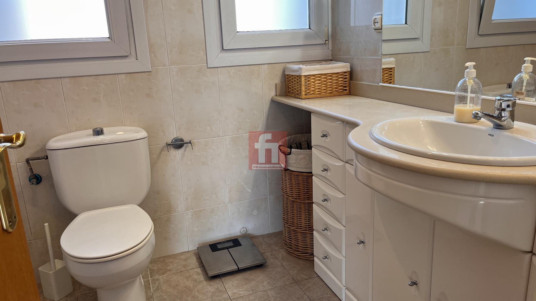For sale of flat in Òdena