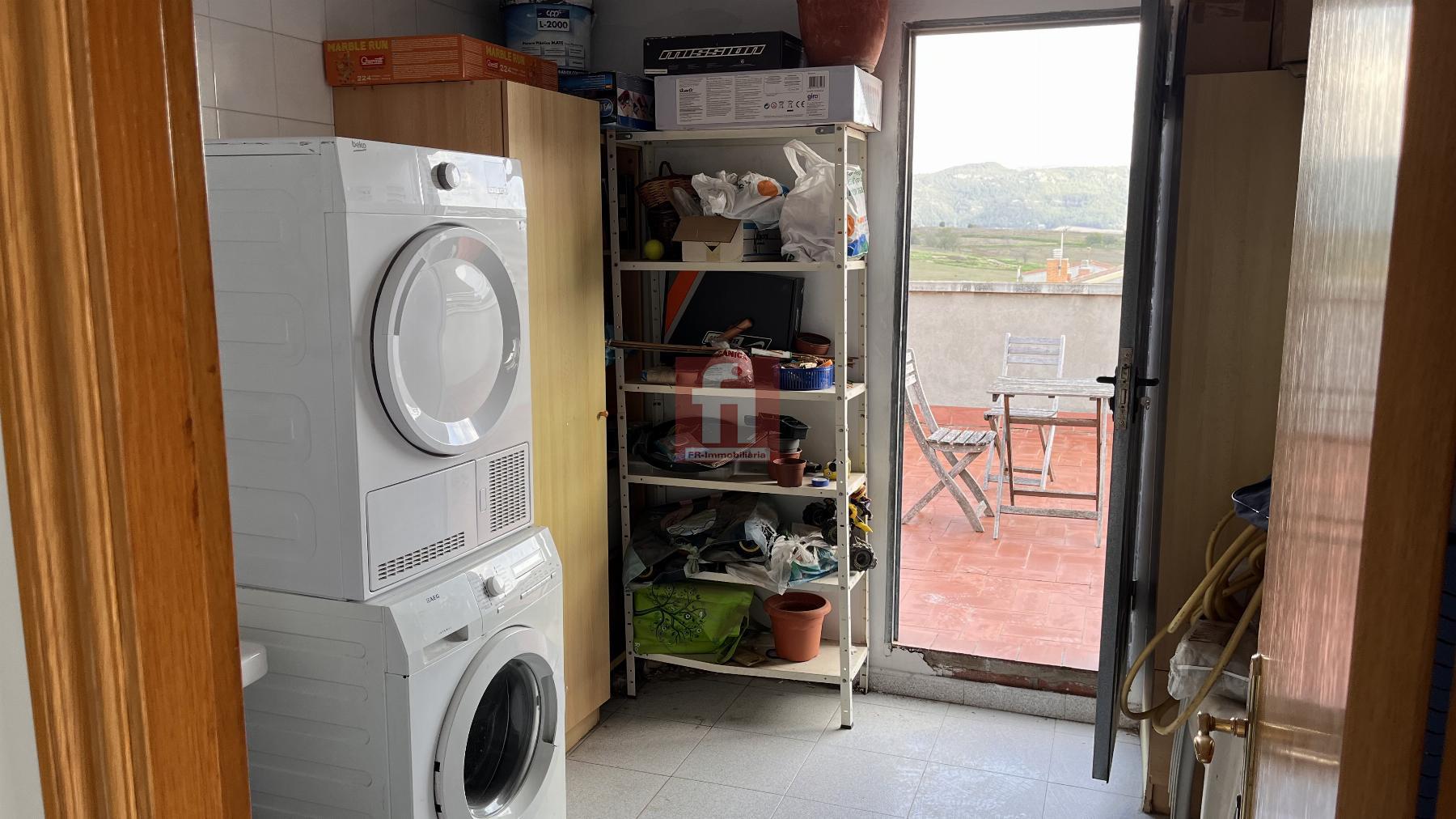 For sale of flat in Òdena