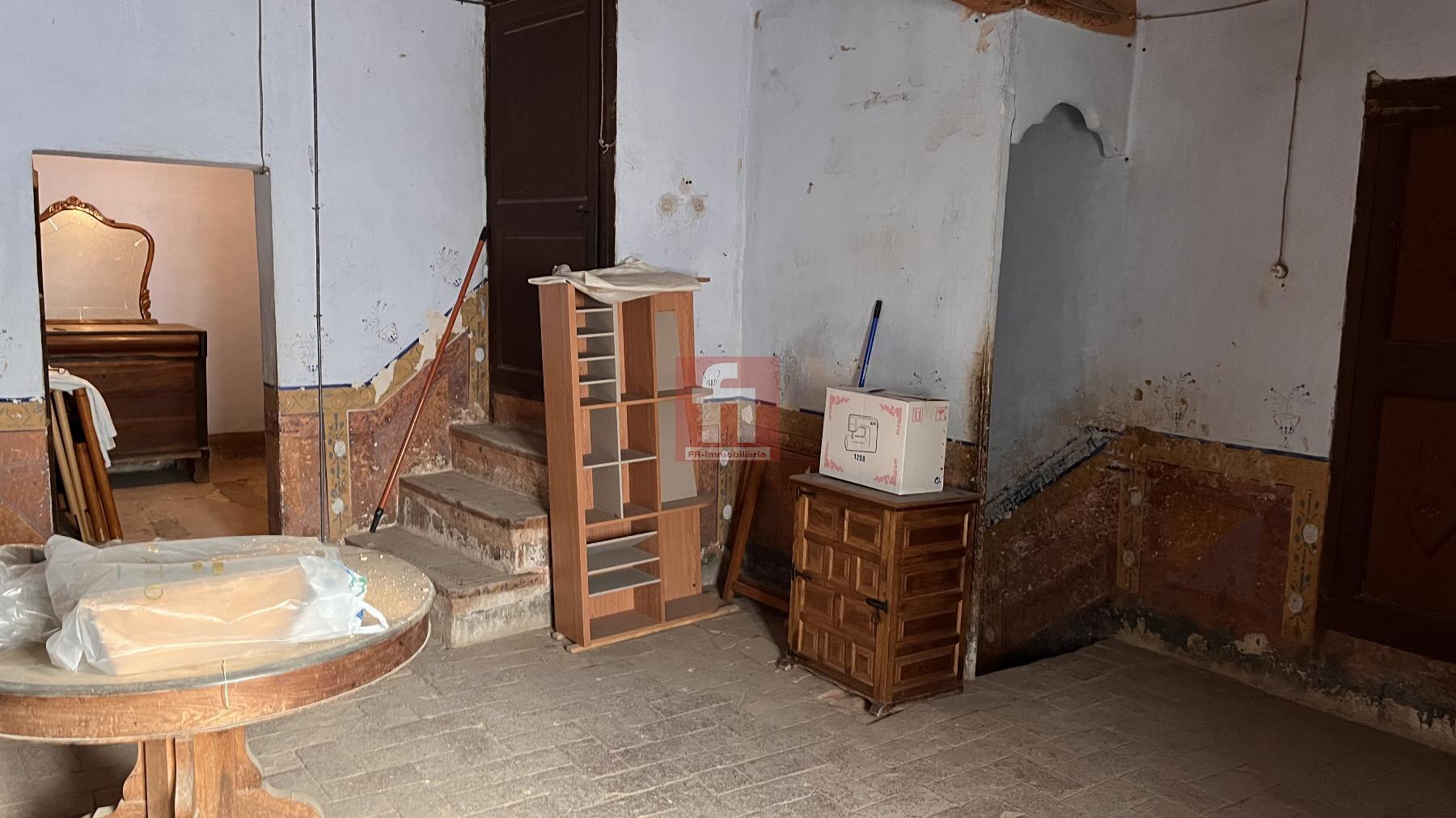 For sale of house in Vallclara