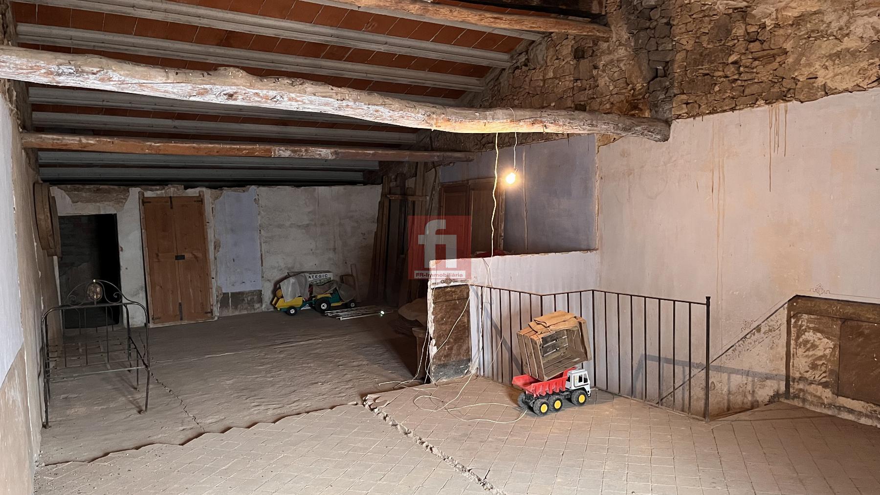 For sale of house in Vallclara
