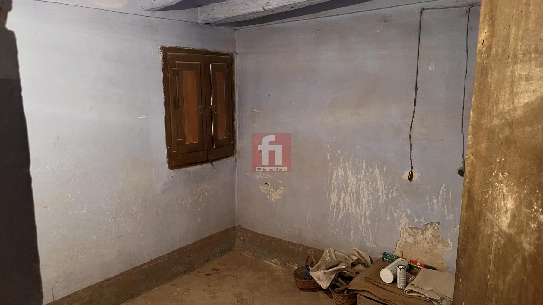 For sale of house in Vallclara