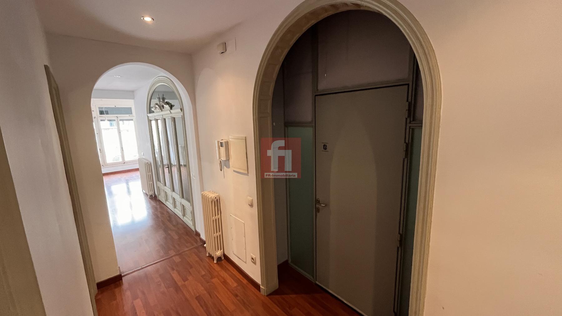For sale of flat in Igualada
