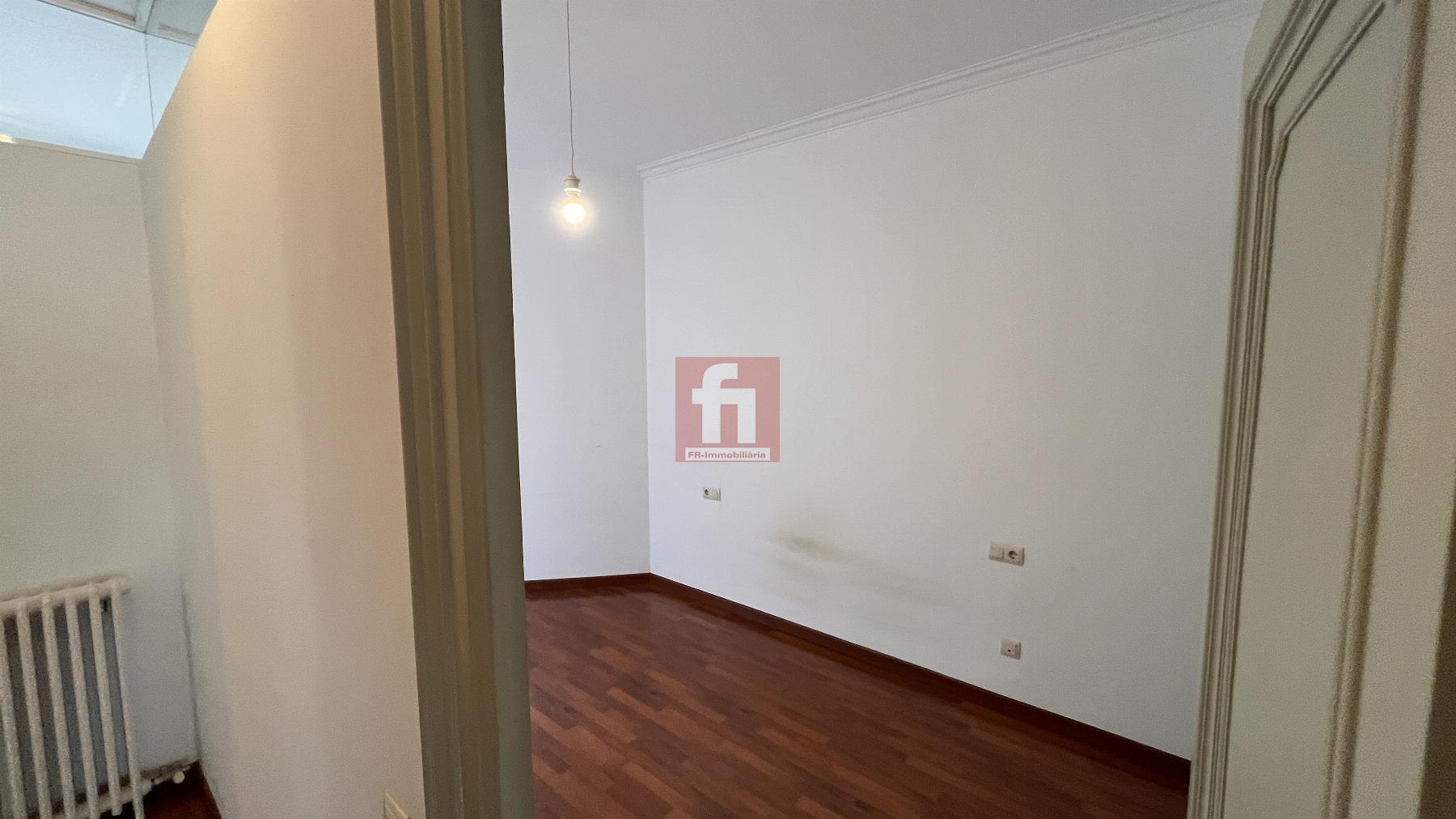 For sale of flat in Igualada
