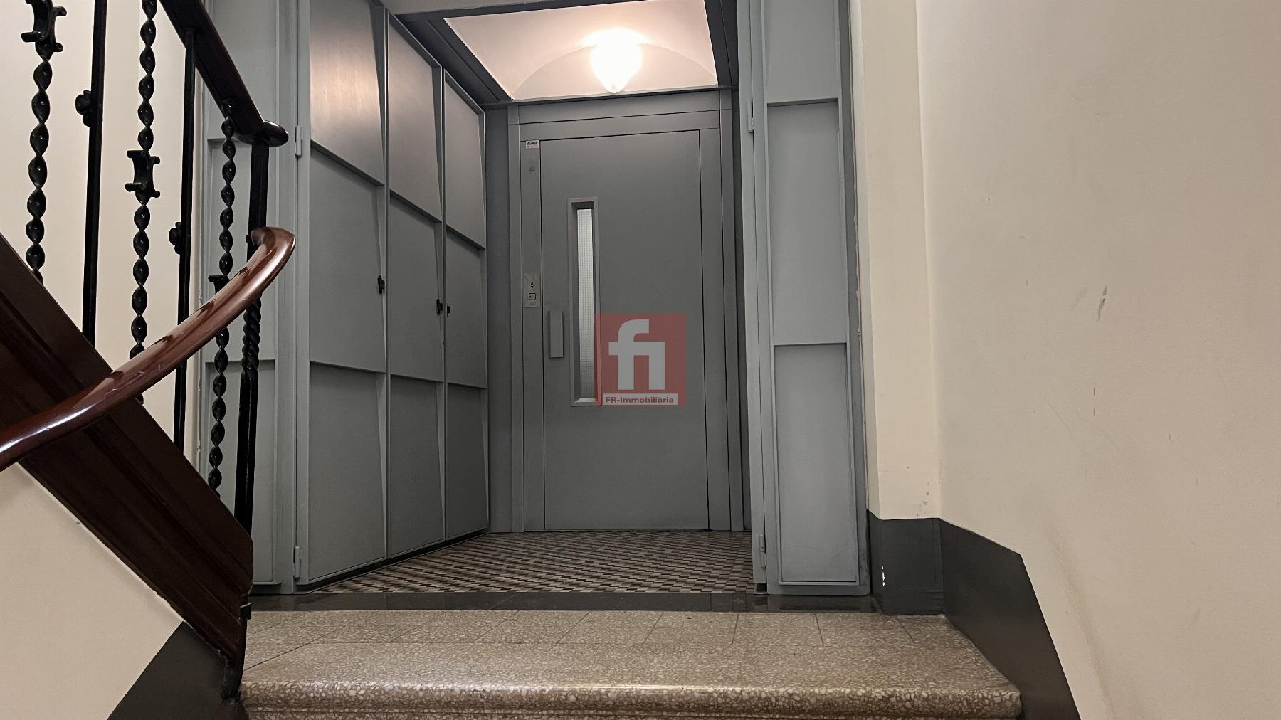 For sale of flat in Igualada