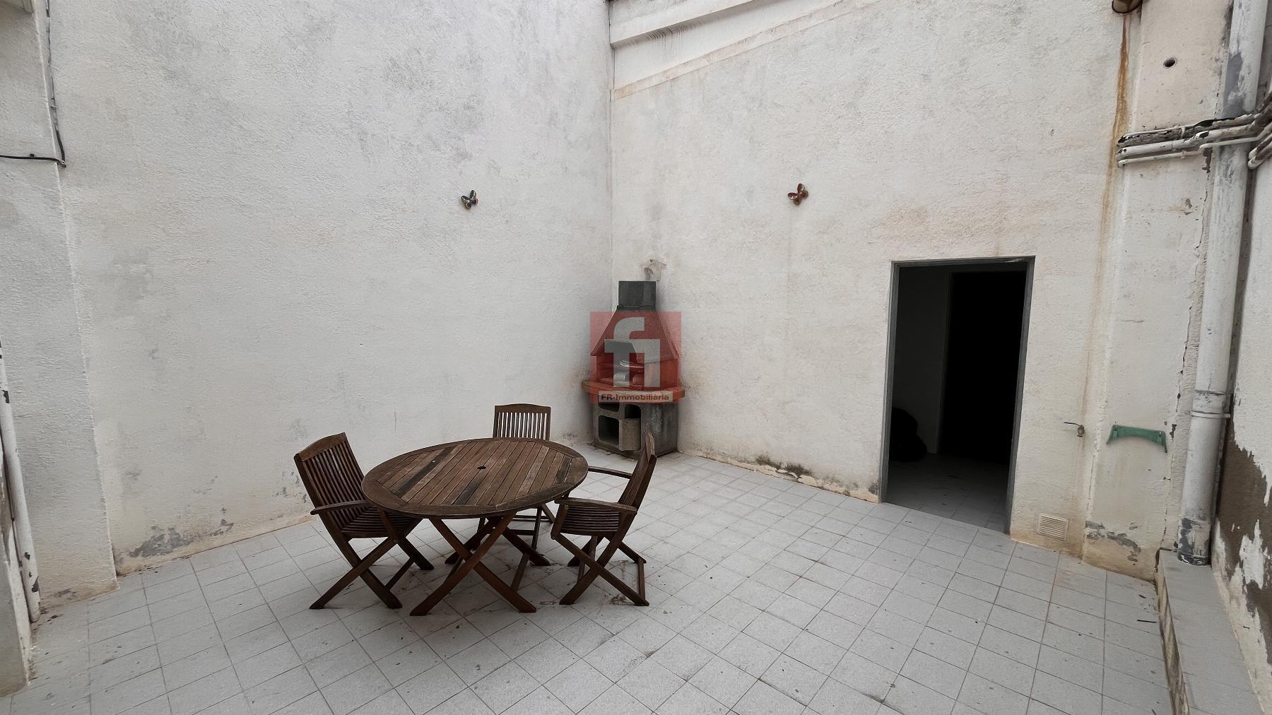 For sale of building in Vilafranca del Penedès