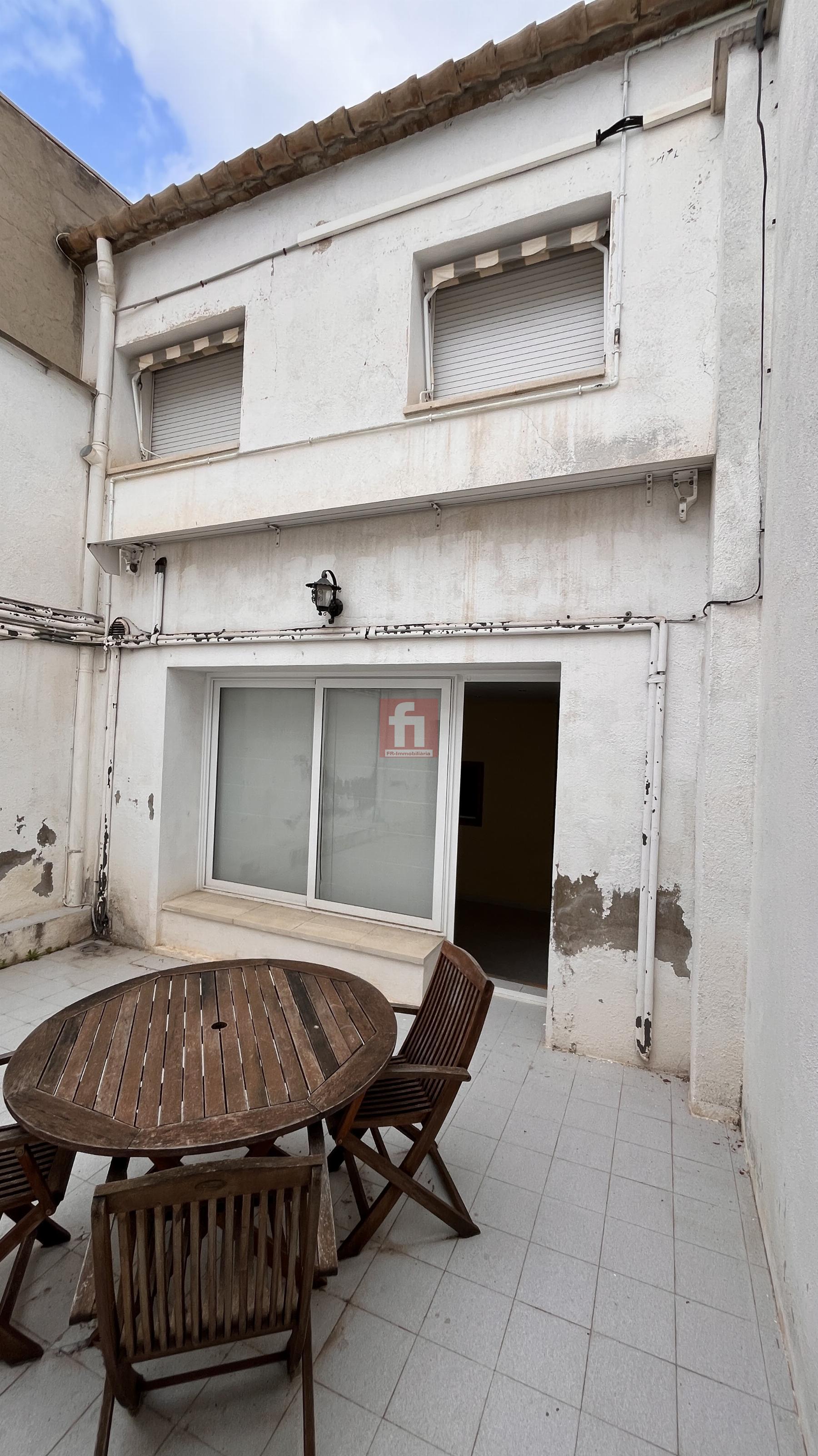 For sale of building in Vilafranca del Penedès