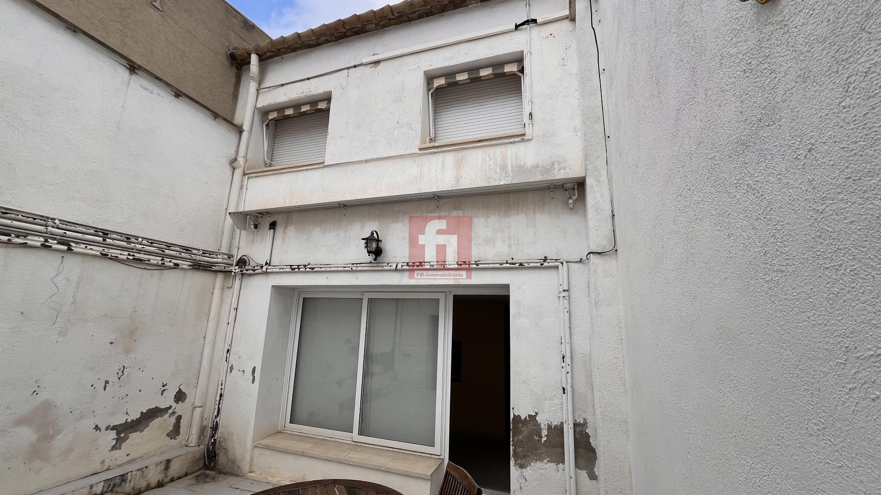 For sale of building in Vilafranca del Penedès