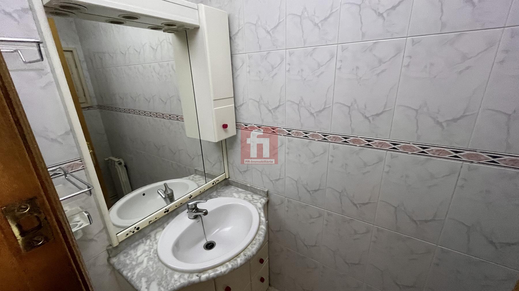 For sale of building in Vilafranca del Penedès