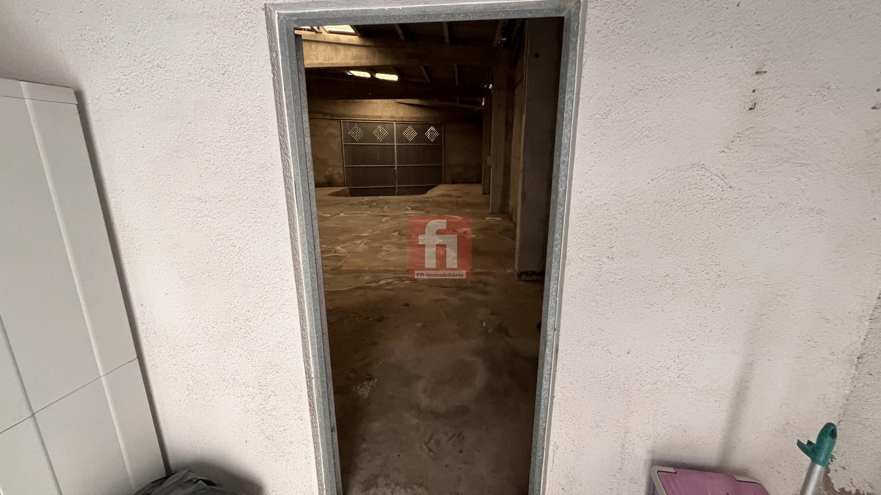 For sale of building in Vilafranca del Penedès