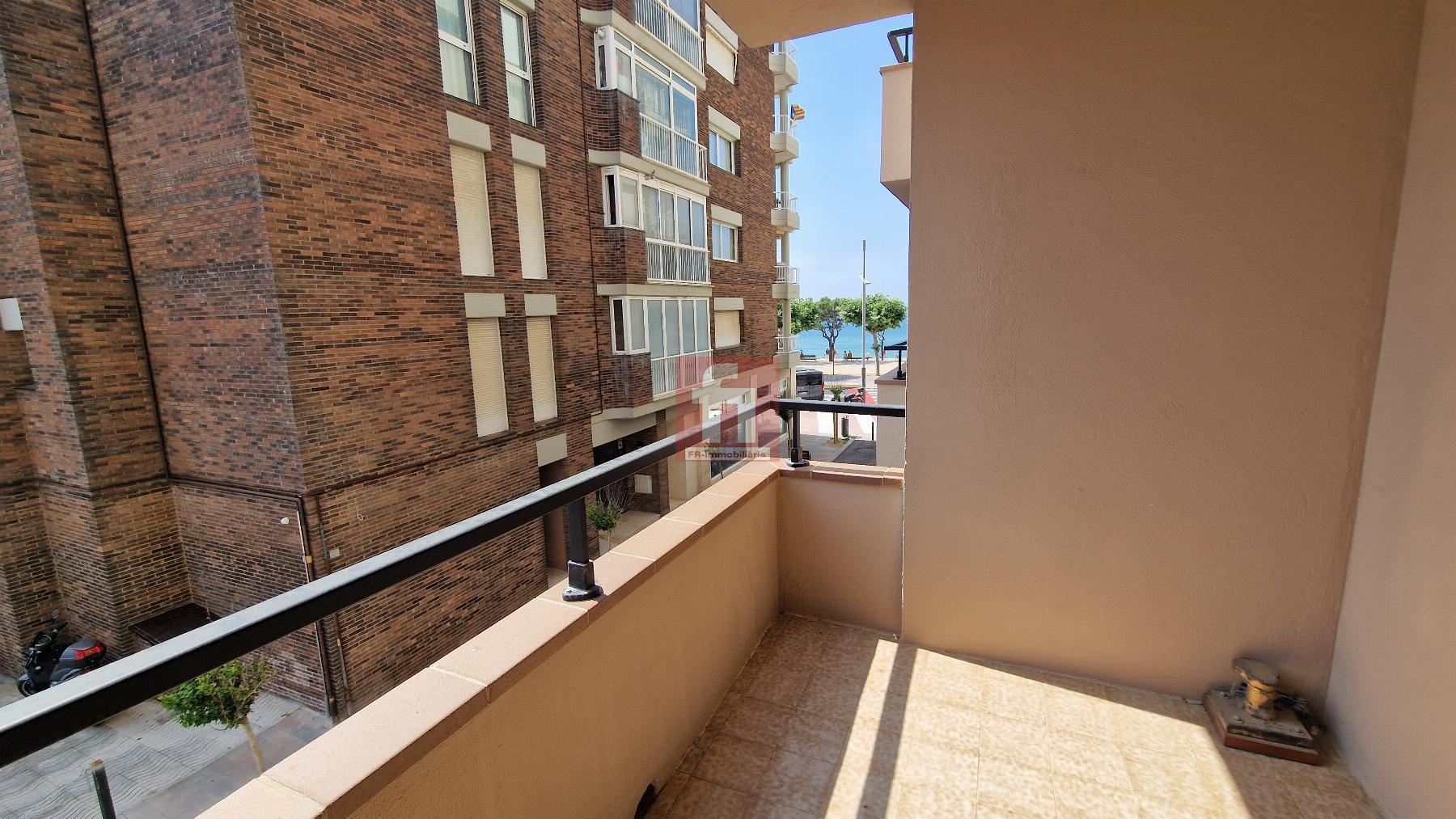 For sale of flat in Palamós