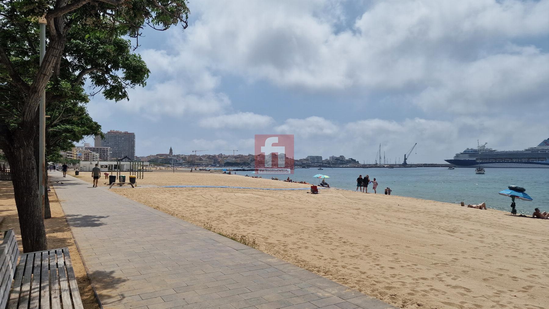 For sale of flat in Palamós