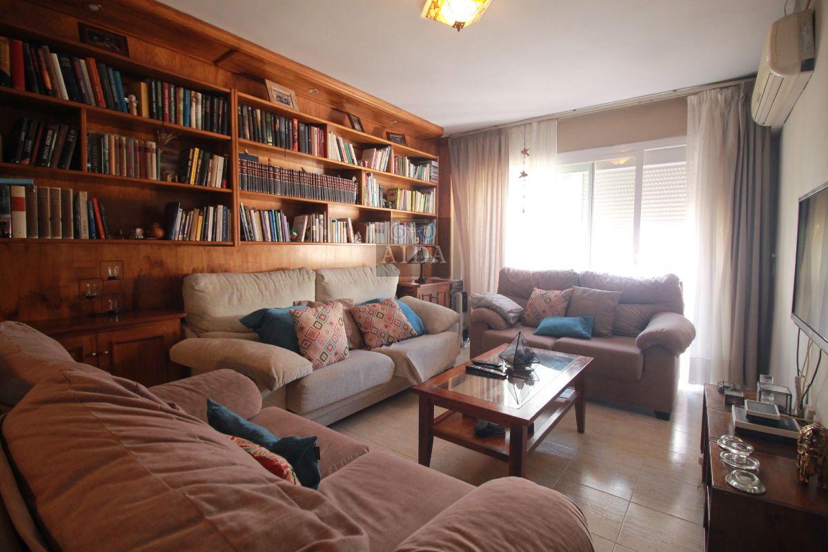For sale of duplex in Estepona
